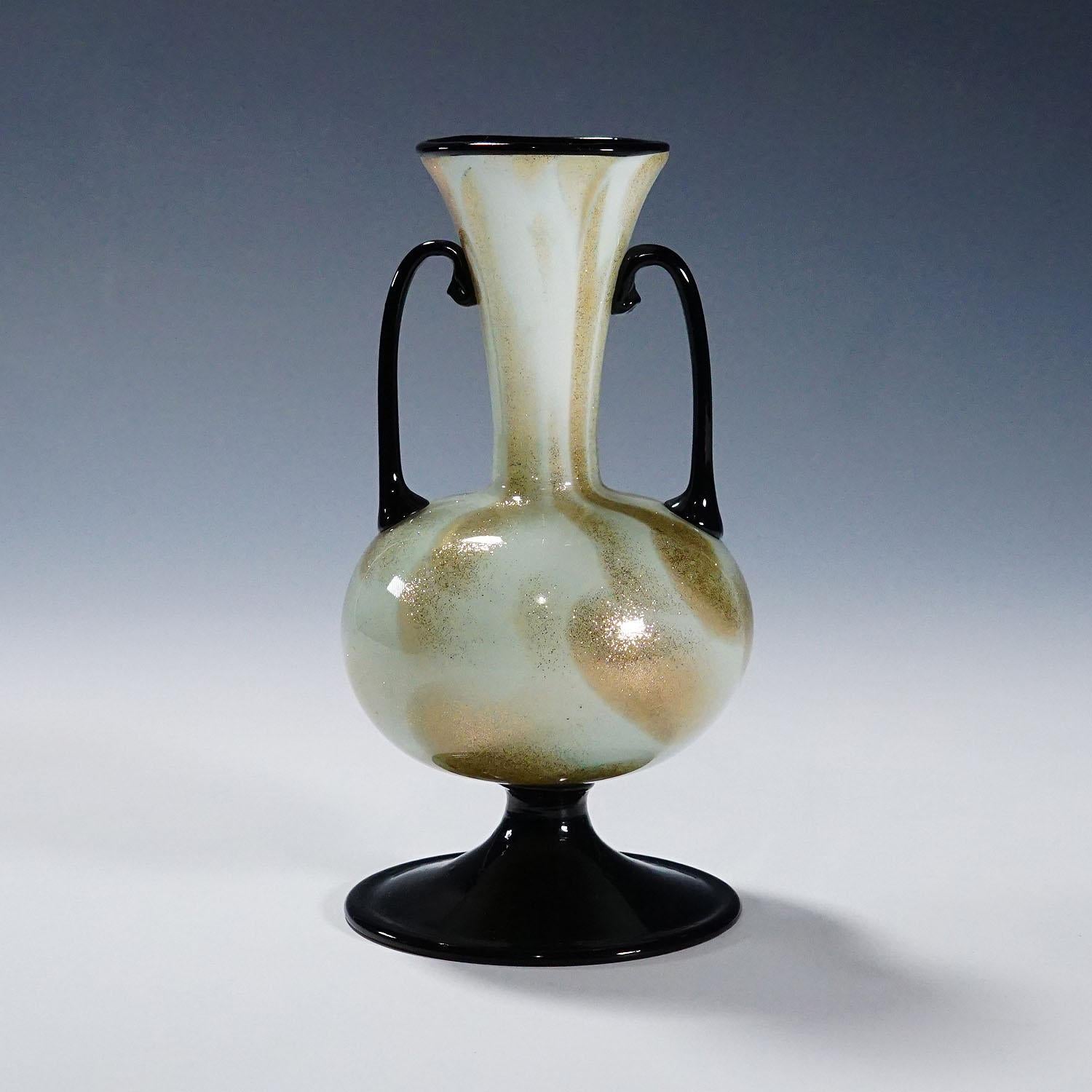 Italian A Soffiato Glass Vase with Aventurine by Fratelli Toso (attr.), Murano ca. 1930s For Sale
