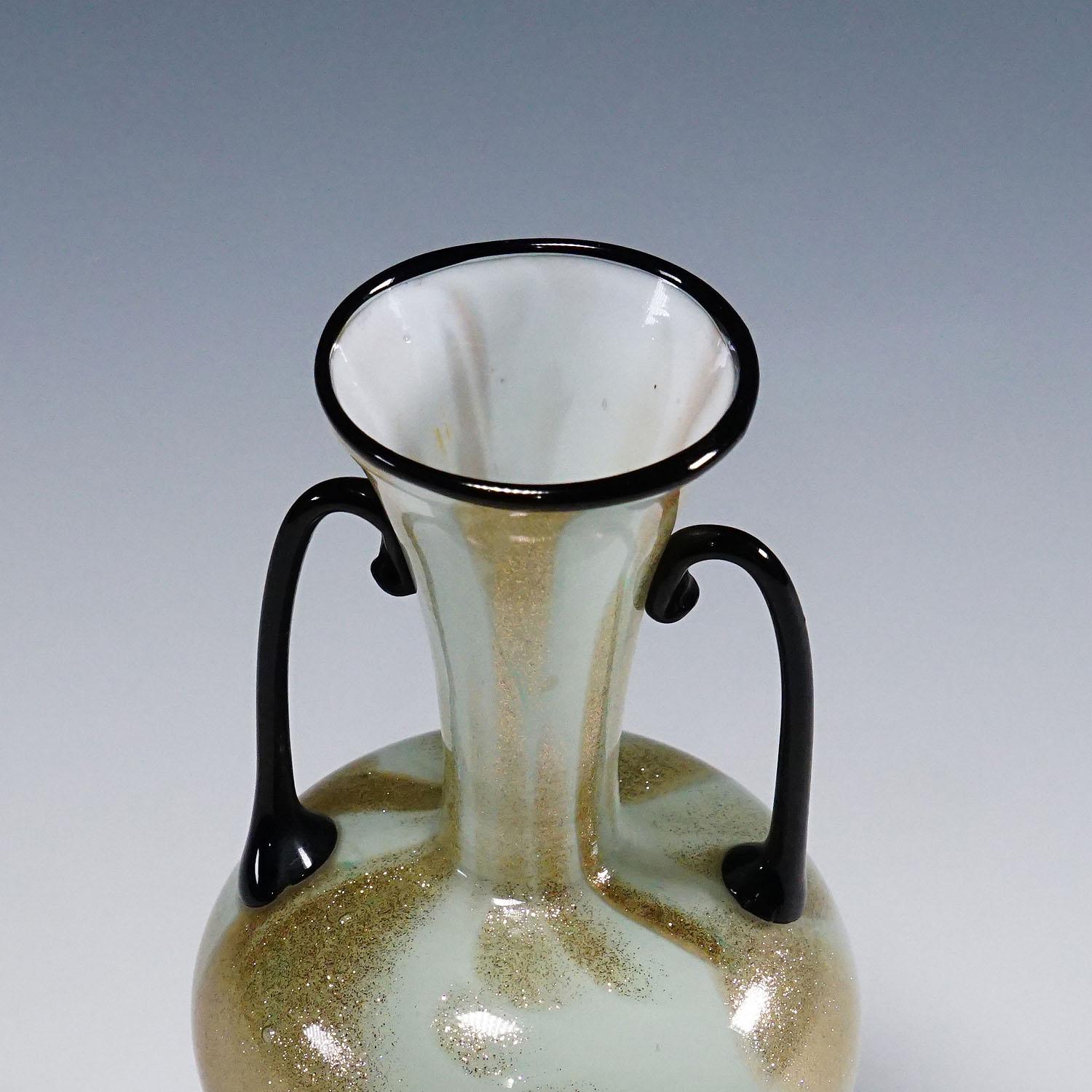 Hand-Crafted A Soffiato Glass Vase with Aventurine by Fratelli Toso (attr.), Murano ca. 1930s For Sale