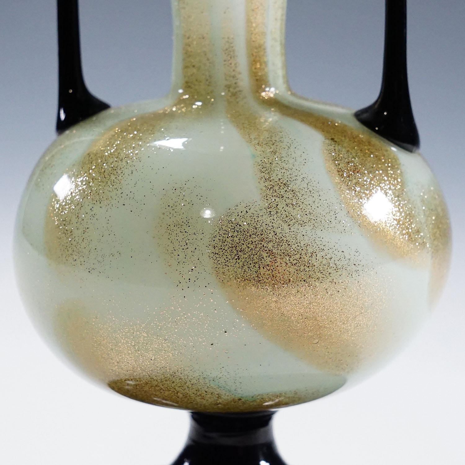 Vase aus Soffiato-Glas mit Aventurin von Fratelli Toso (attr.), Murano, ca. 1930er Jahre (20. Jahrhundert) im Angebot