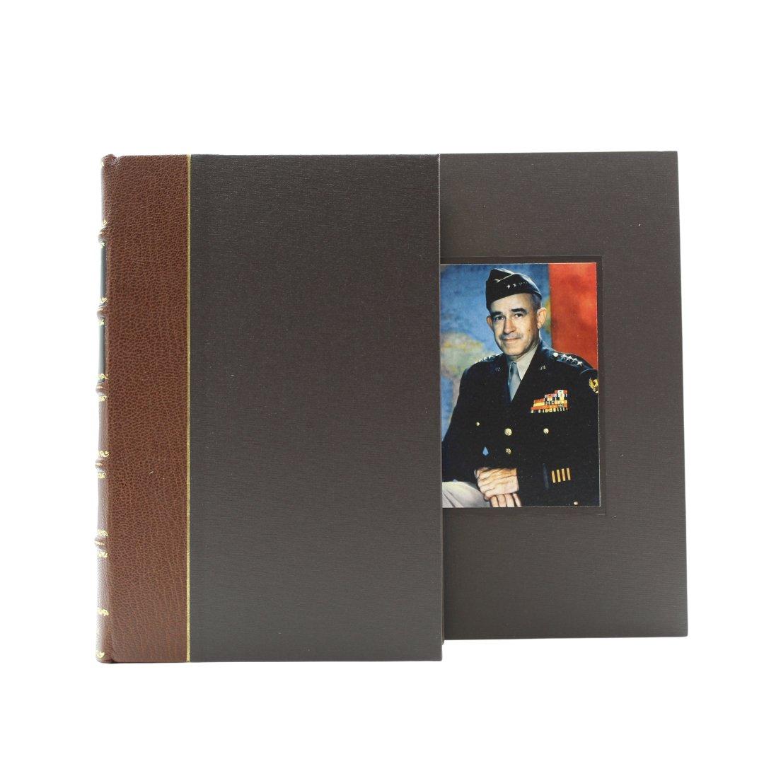Une histoire d'un soldat, signée et inscrite par Omar Bradley, première édition, 1951 en vente 1