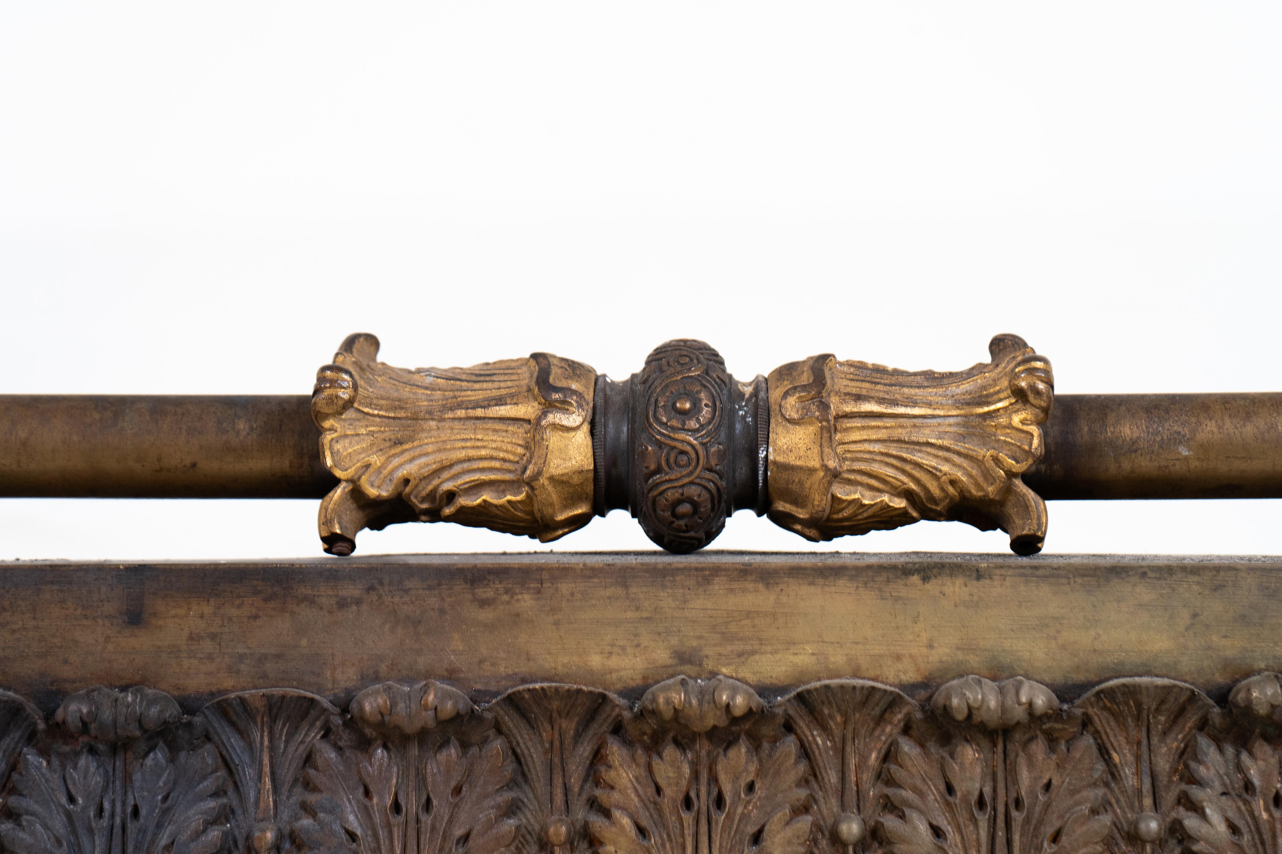 A Solid Brass Fireplace Fender, c. 1880 In Good Condition For Sale In Chicago, IL