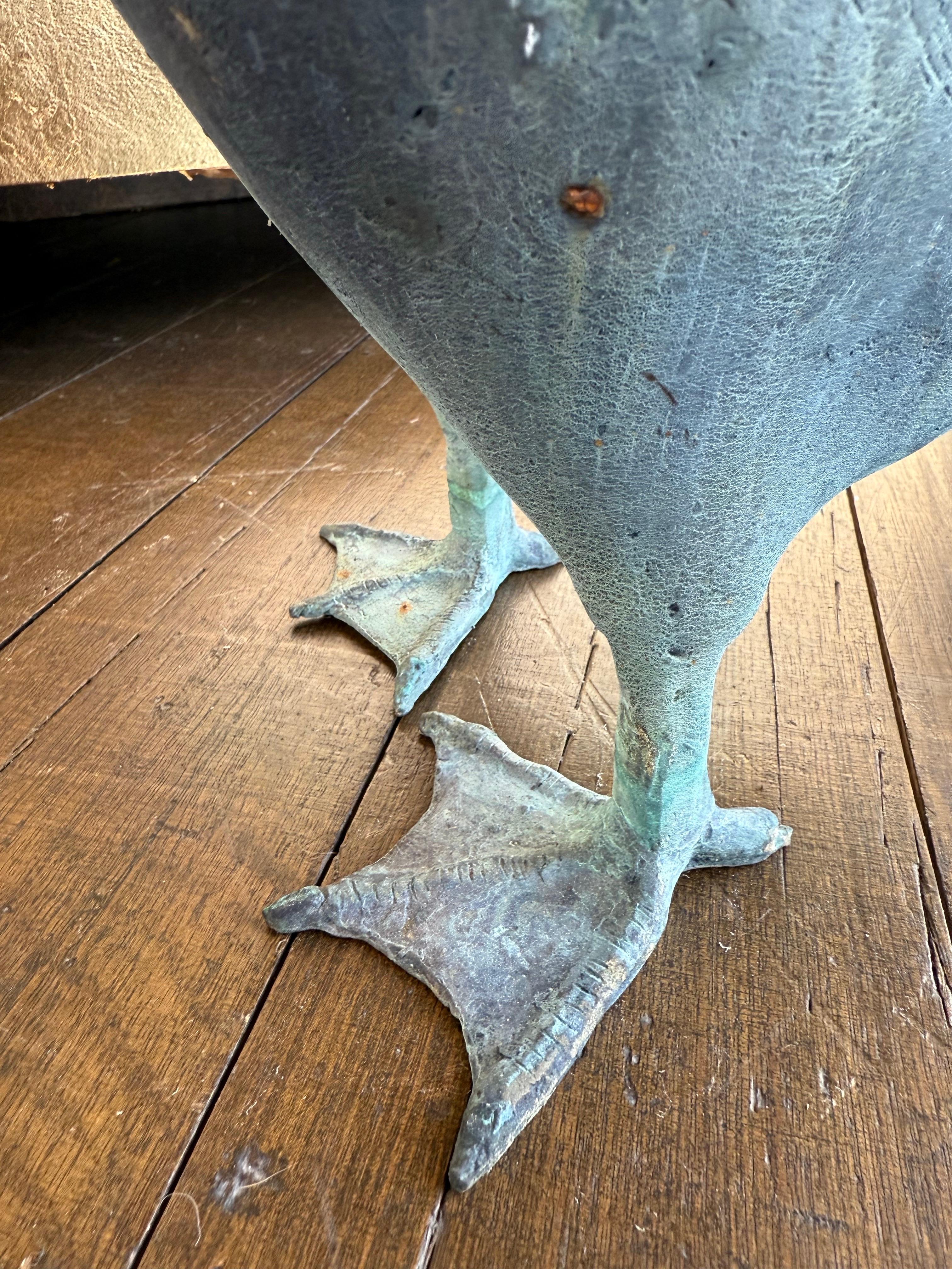 Eine Gans aus massivem Bronzeguss im Angebot 4