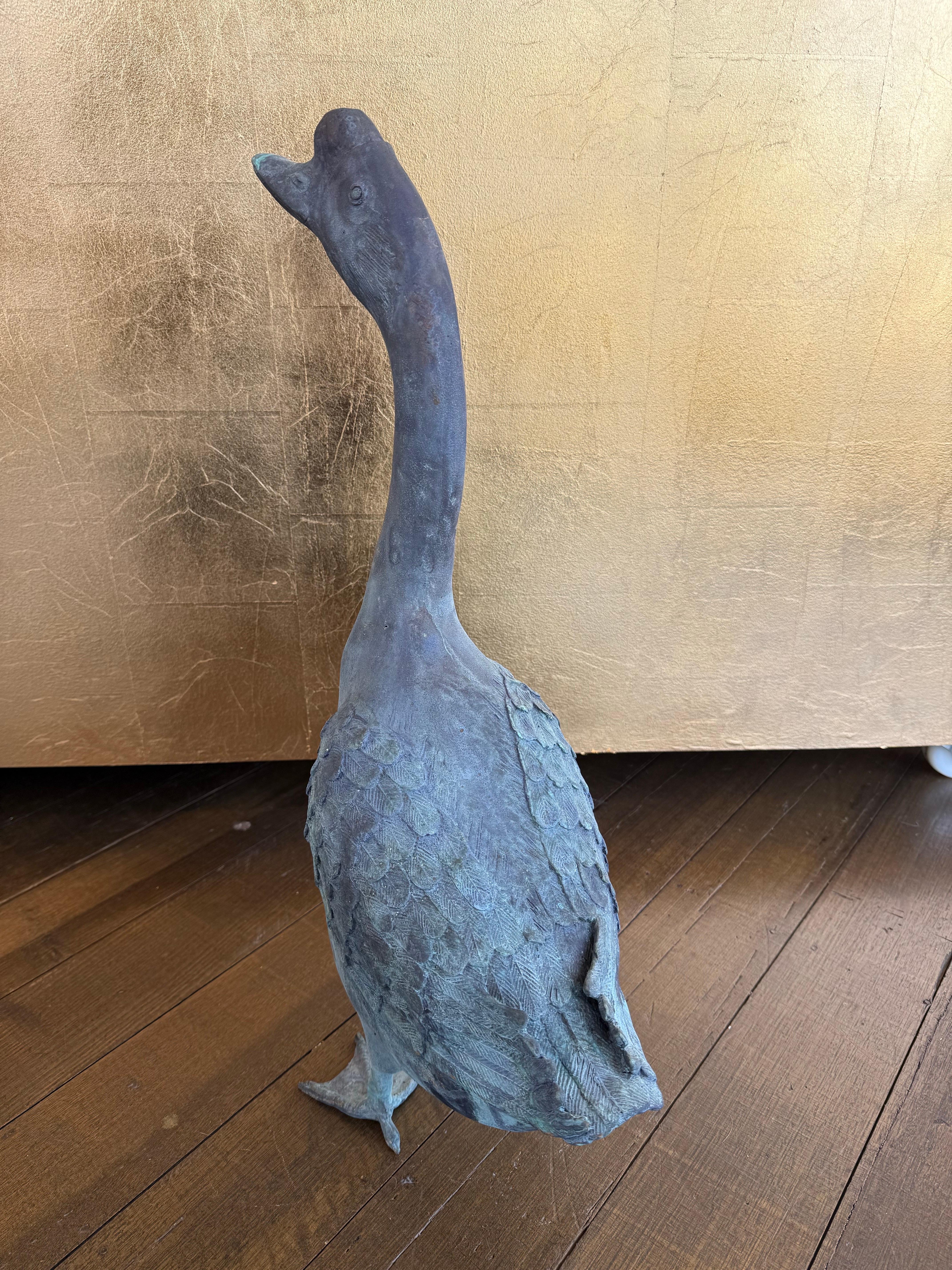 Eine Gans aus massivem Bronzeguss im Angebot 5