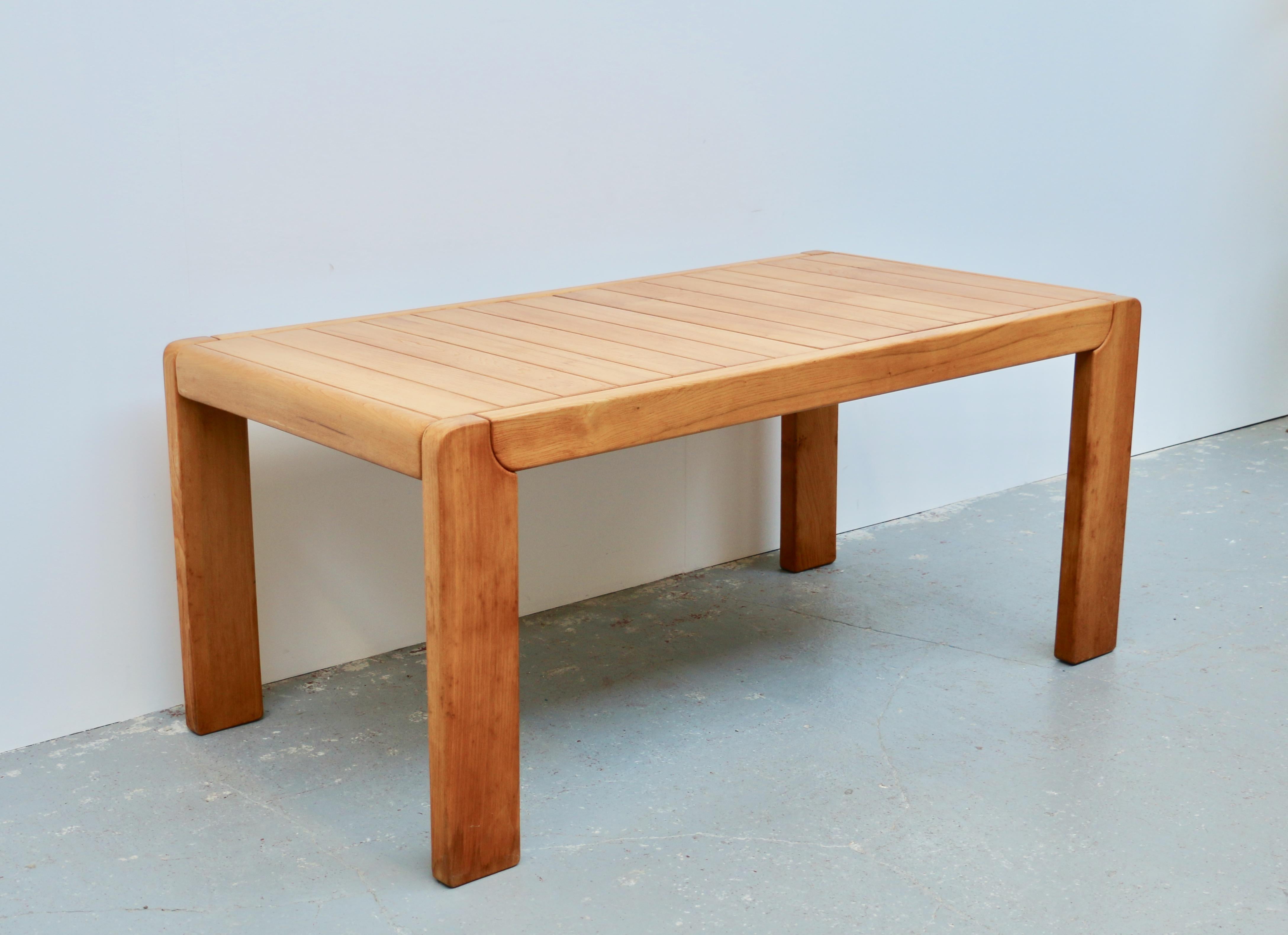 A solid elm extensible dining table, France, 1960s For Sale 5