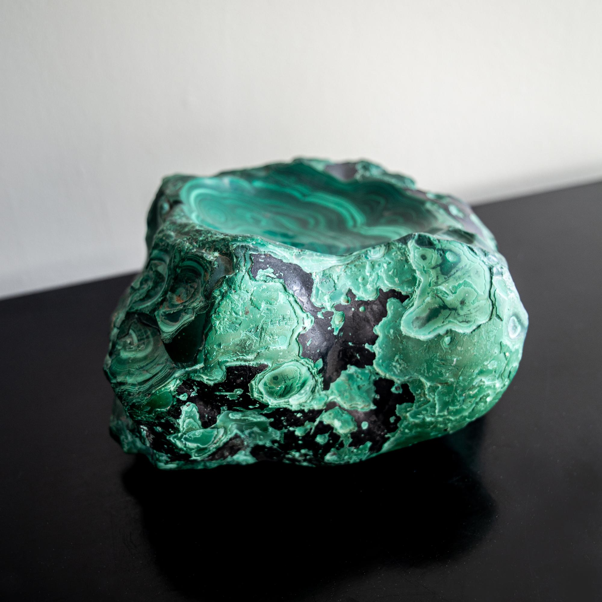 A solid malachite vide poche block, Italy 1970 In Good Condition For Sale In London, GB