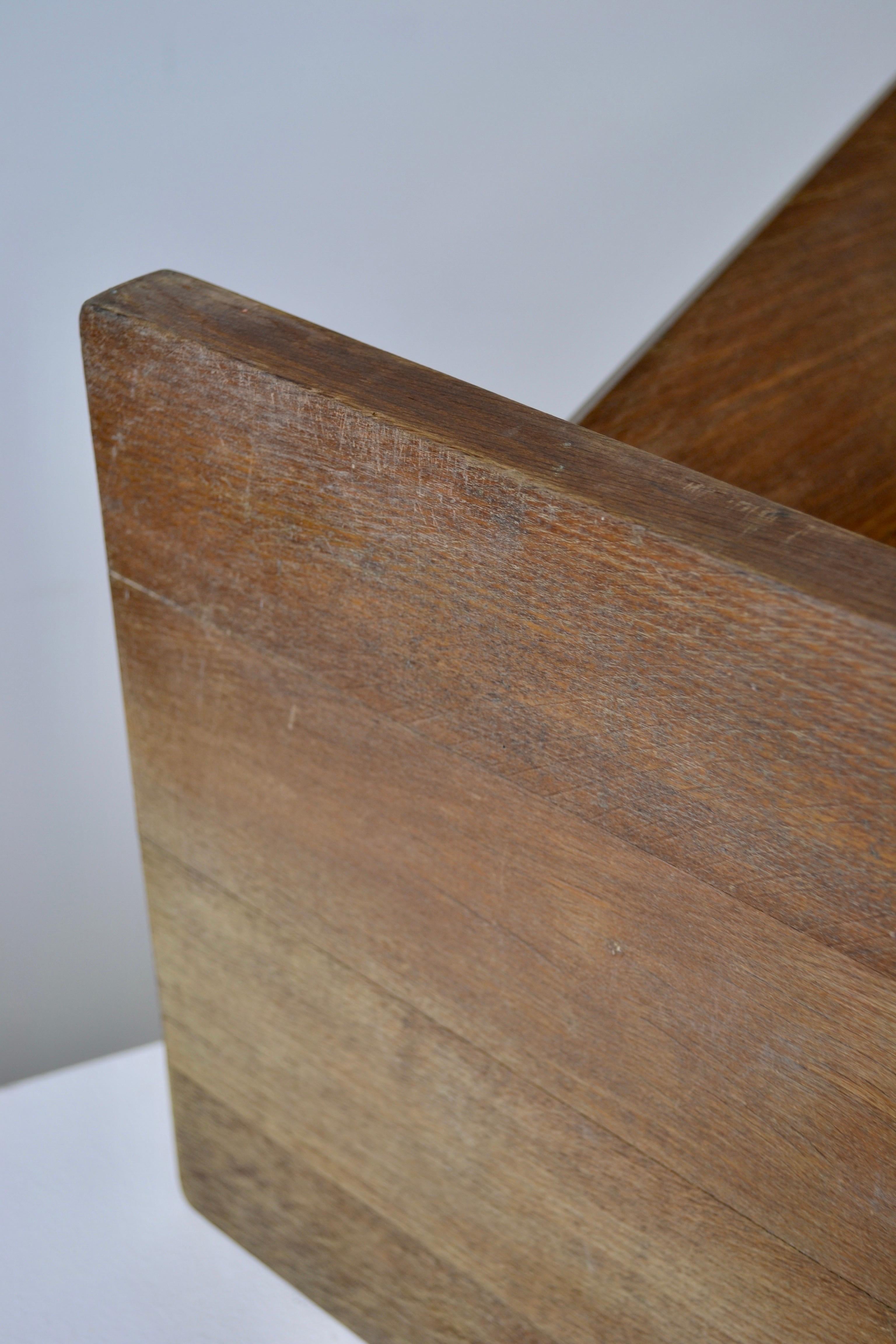 A solid oak stool from the 1940s - French manufacture For Sale 1