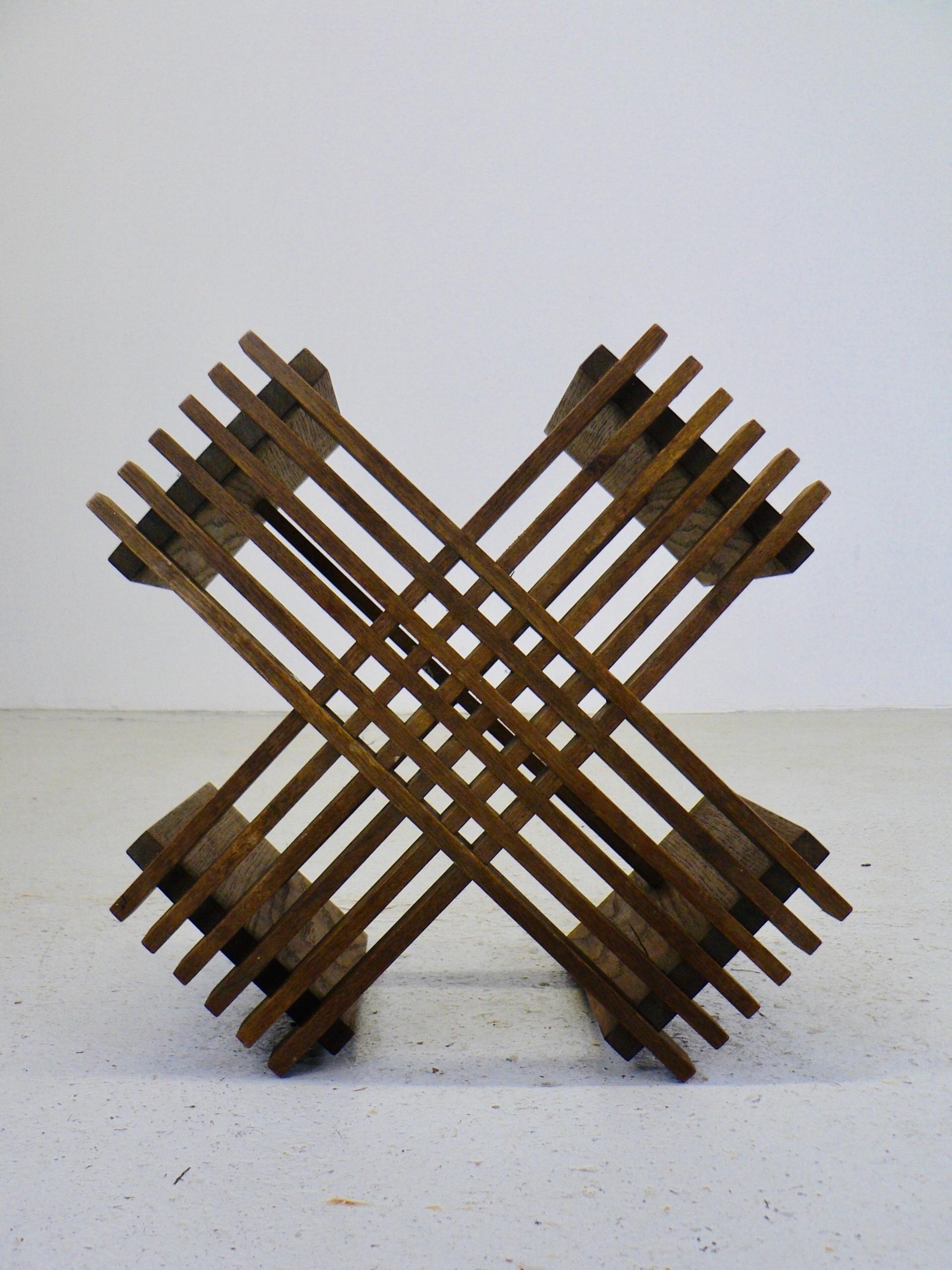 A solid oak stool or footrest - Art & crafts - 1930 - France. In Good Condition For Sale In SOTTEVILLE-LÈS-ROUEN, FR