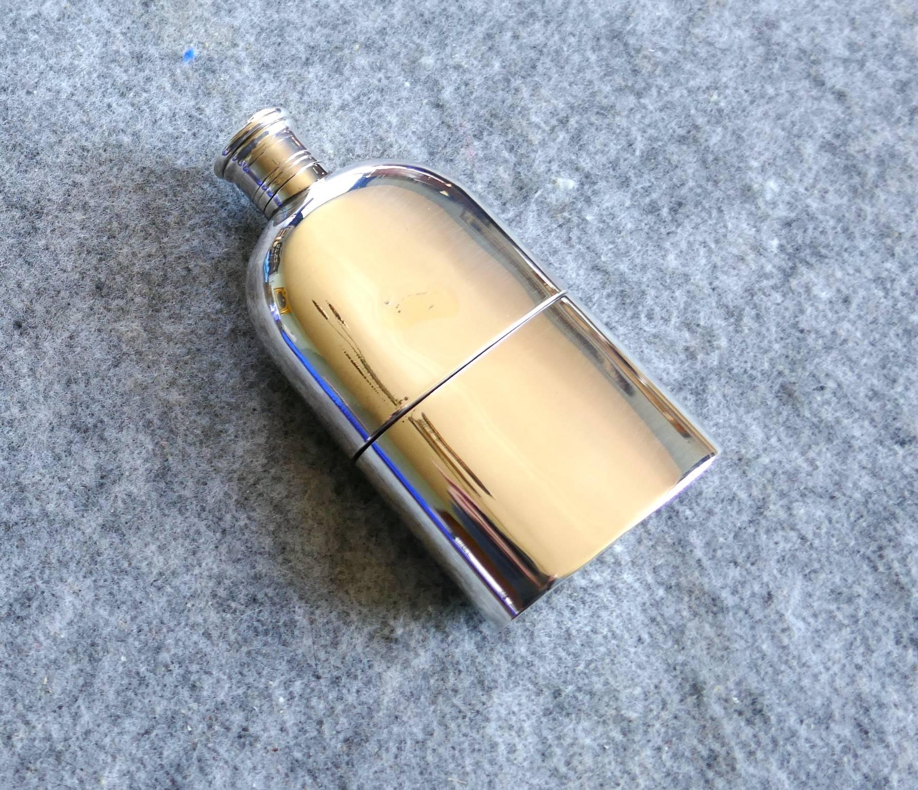 Solid Silver Hall Marked Brandy or Hip Flask and Cup Date 1888 In Good Condition For Sale In Chillerton, Isle of Wight