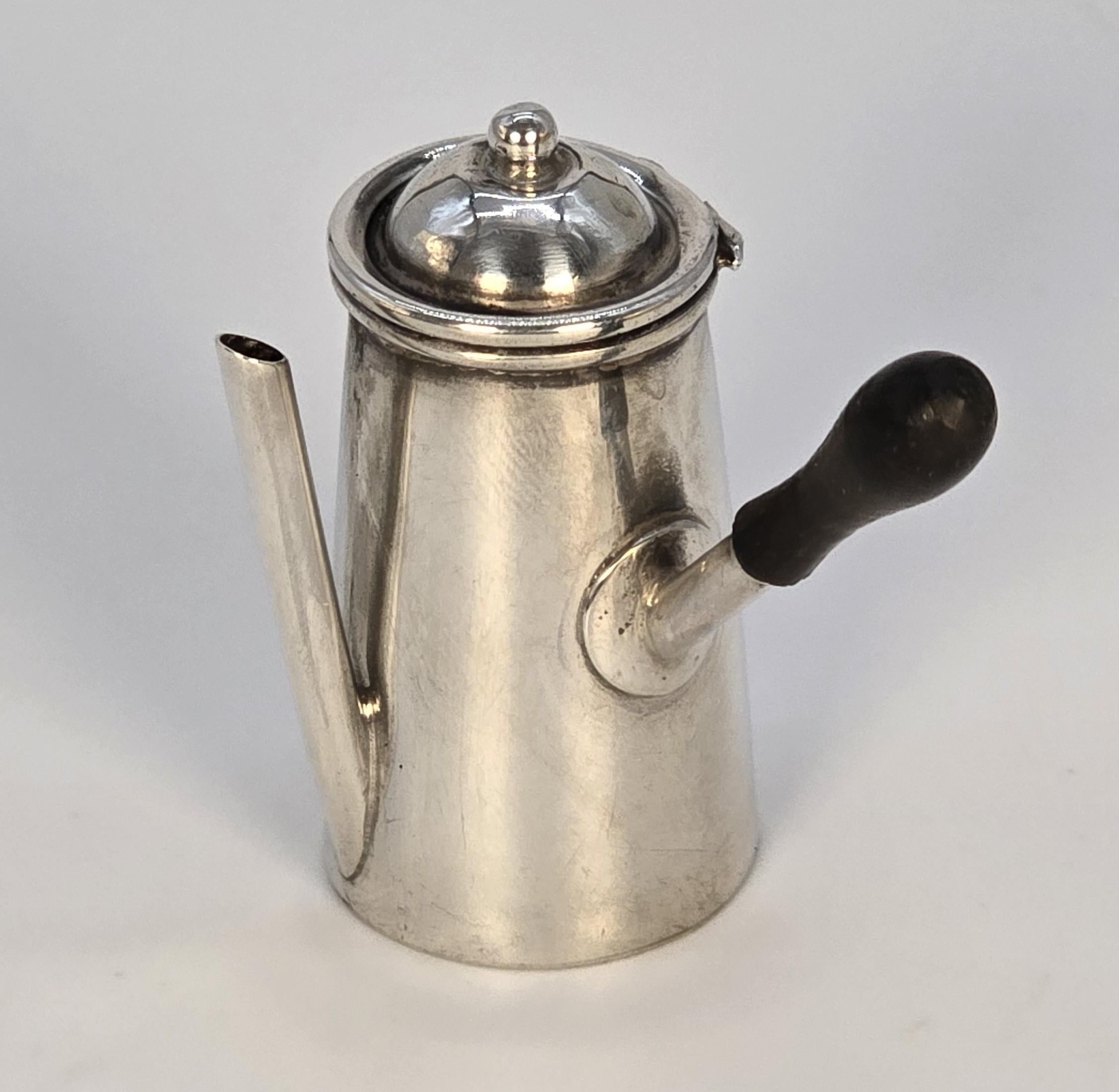 Hand-Crafted A solid silver miniature chocolate pot set, English made in 1905, Birmingham For Sale
