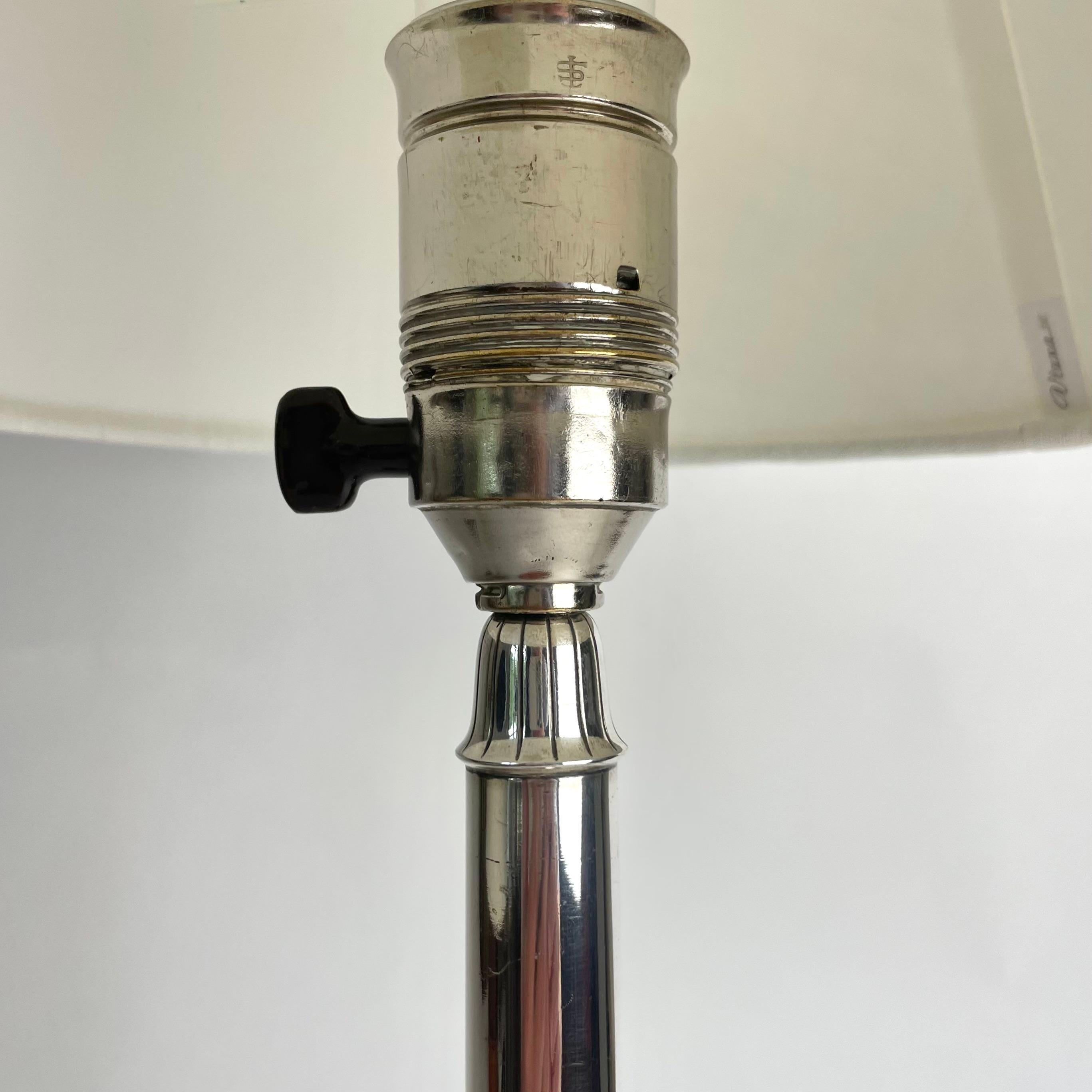 A sophisticated silver-plated Swedish Grace Table Lamp from the 1920s For Sale 2