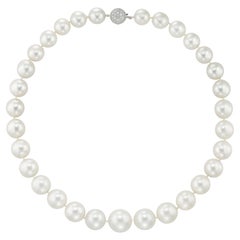 Collier de perles de culture des mers du Sud et diamants