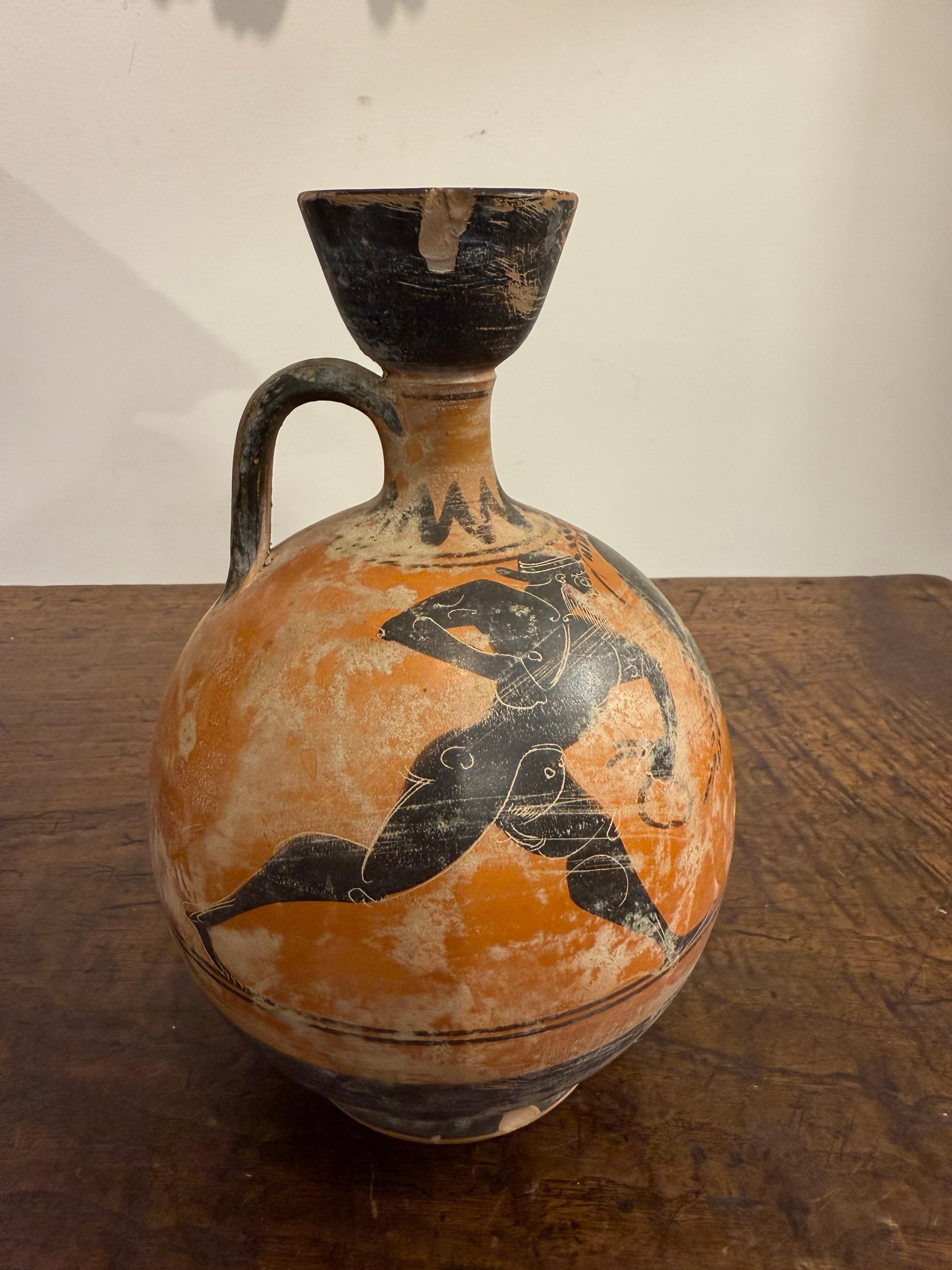 Eine Grand Tour im Stil der griechischen schwarzen Figur  Hockender Lekythos, 19. Jahrhundert (Terrakotta) im Angebot