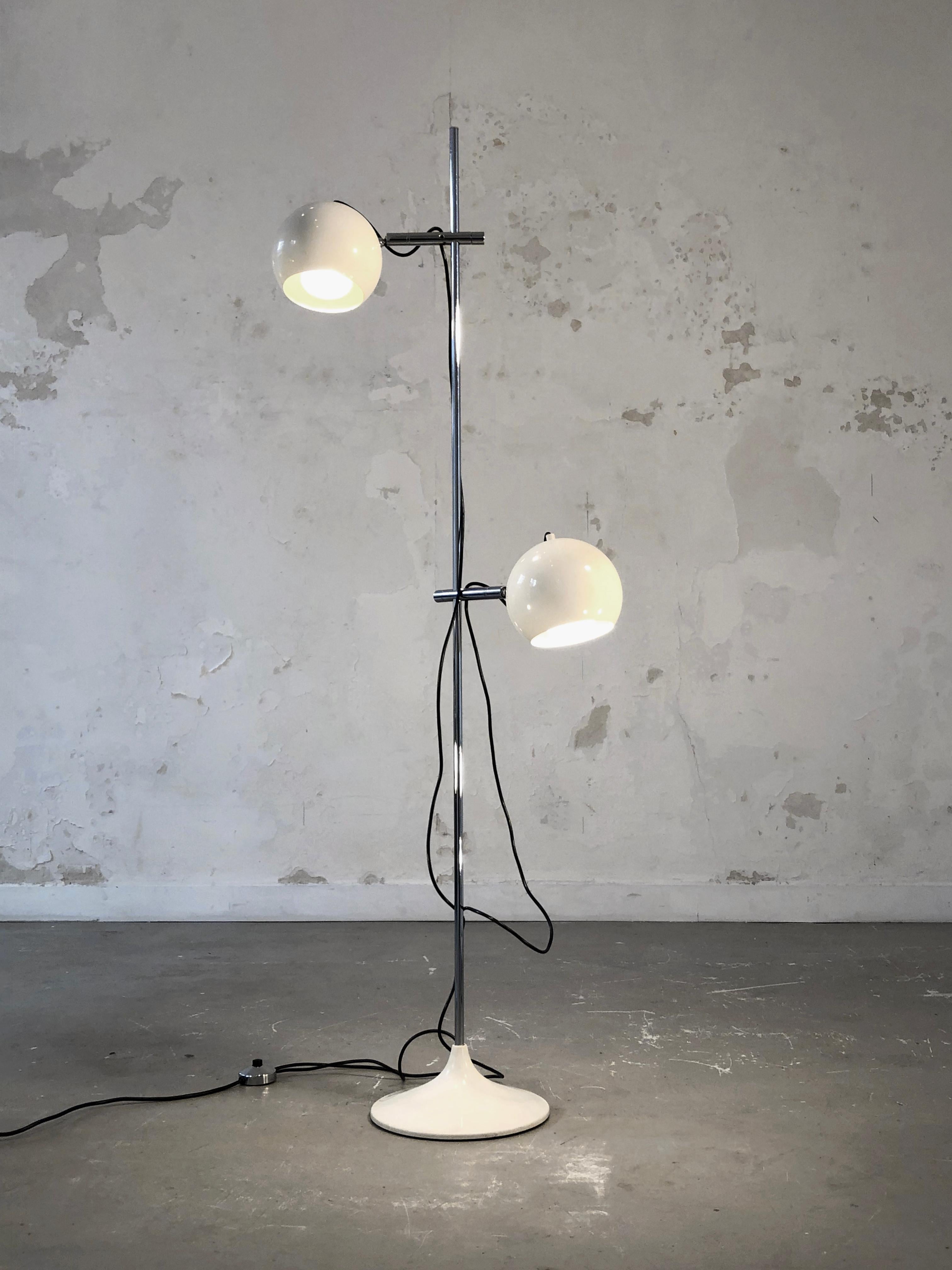 LÁMPARA DE PISO DE 2 LUCES DE LA ERA ESPACIAL Estilo ETIENNE FERMIGIER, Francia 1970 Metal en venta
