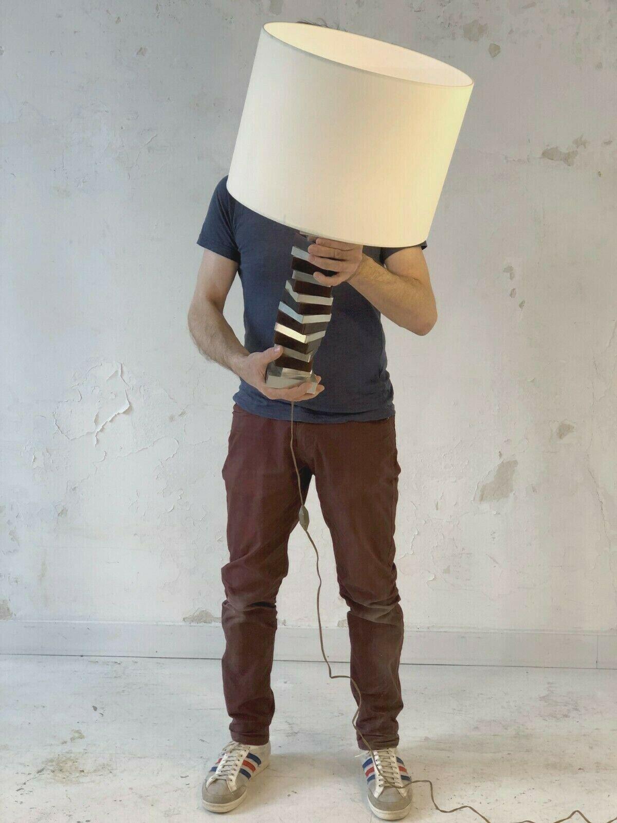 A SPACE-AGE helicoidal KINETIC TABLE LAMP, Frankreich 1970 (Space Age) im Angebot