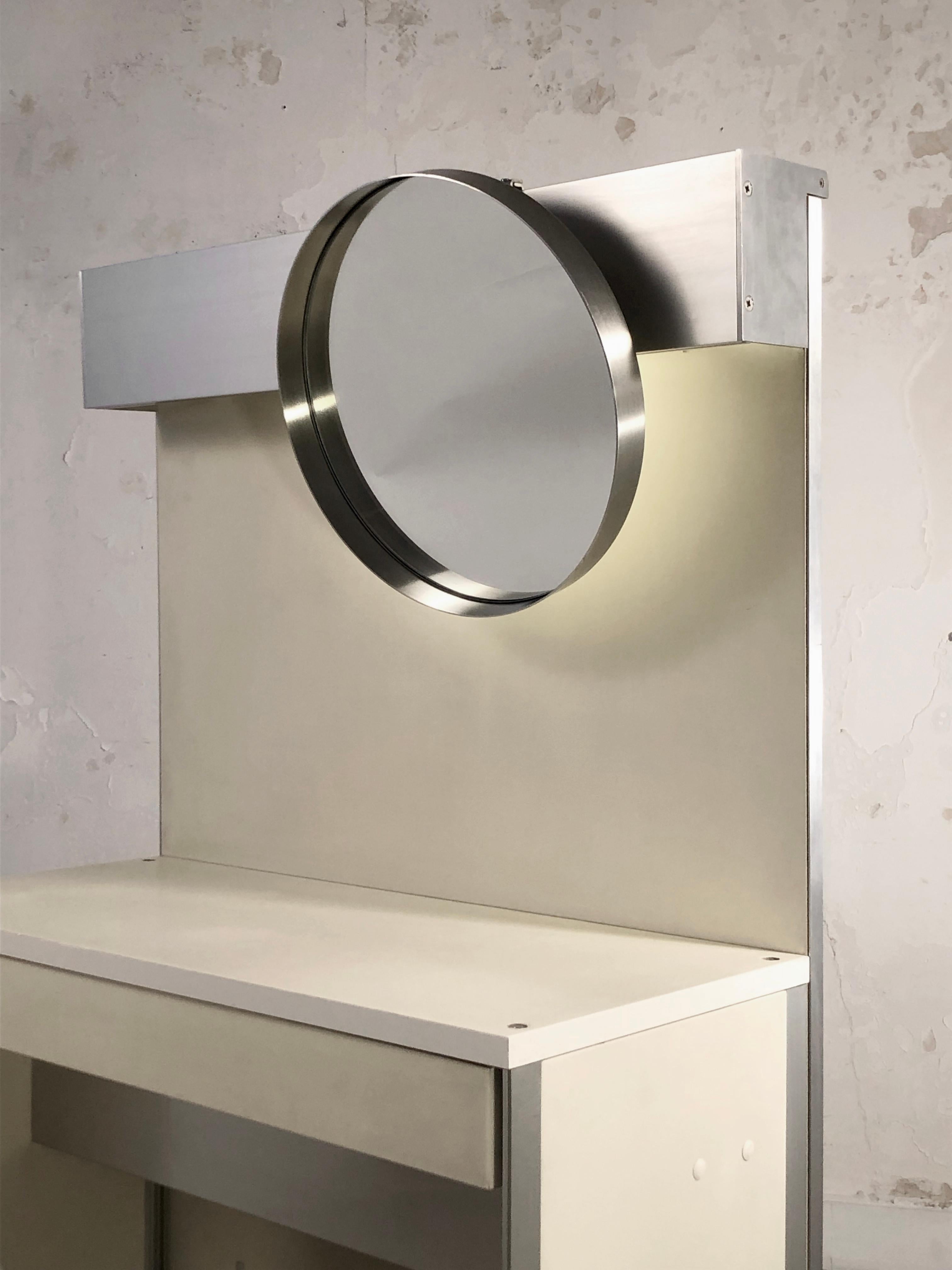 Minimalistischer SPACE-AGE-DRESSING-TABLE oder CONSOLE von PIERRE VANDEL, Frankreich, 1970 im Angebot 1