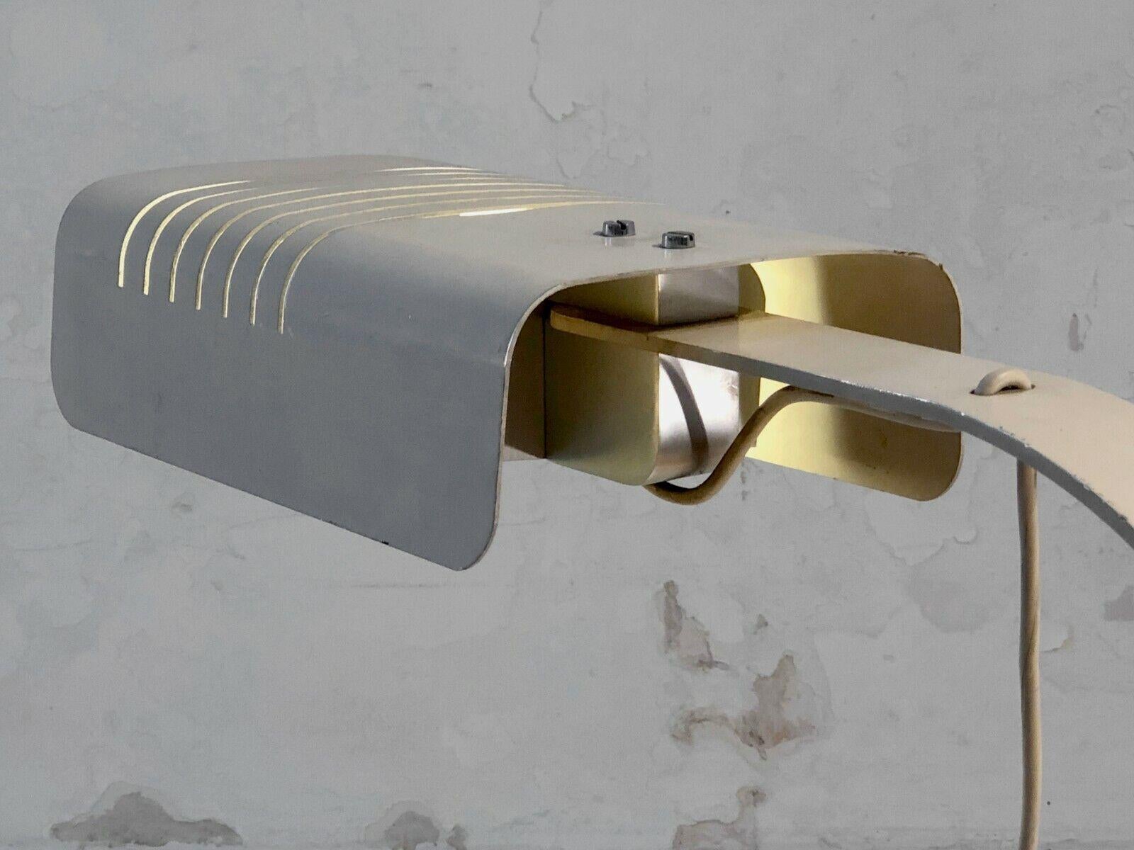A SPACE-AGE SEVENTIES POST-MODERN TABLE LAMP by TRONCONI,  Italy 1970 For Sale 4