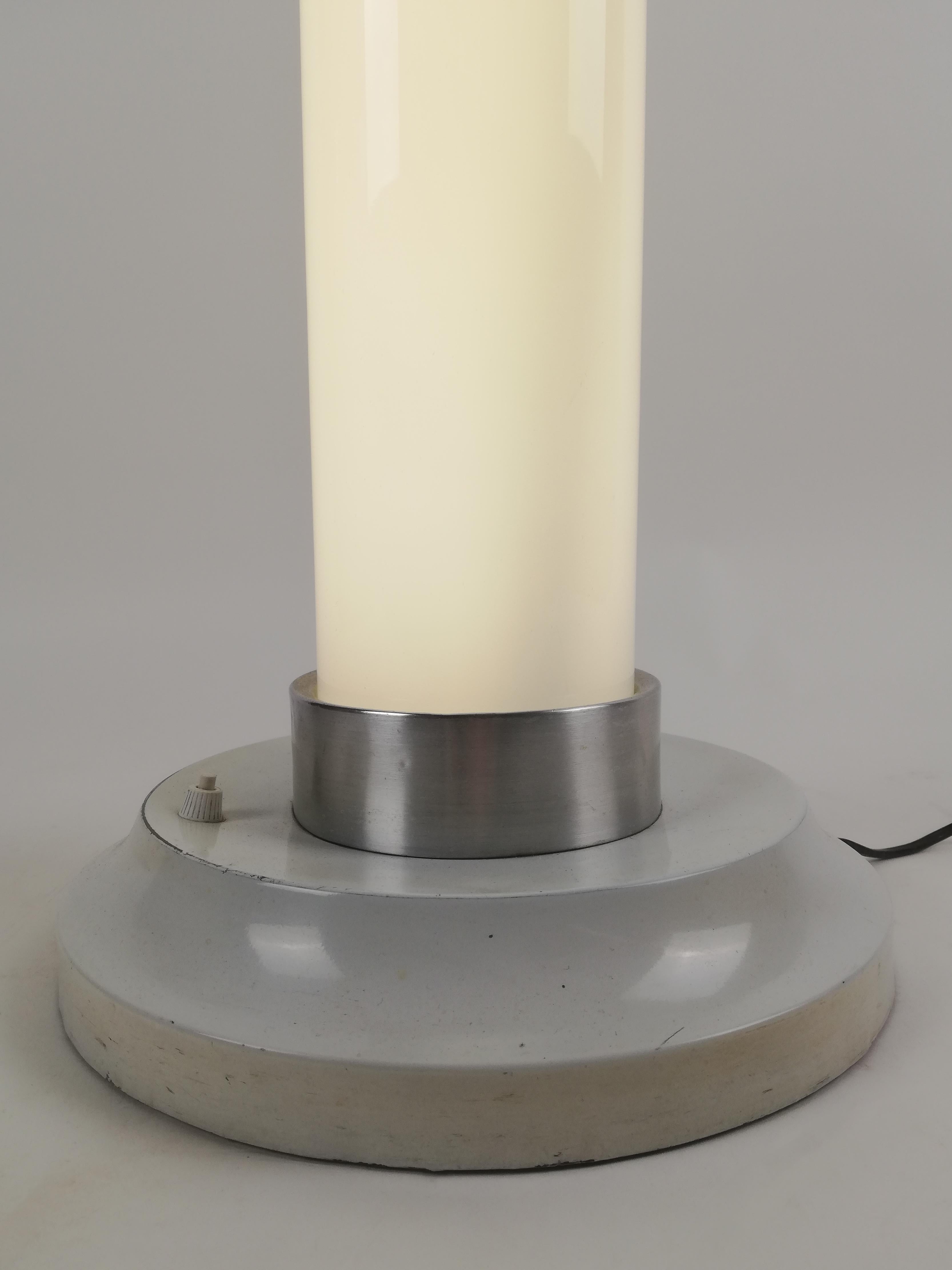 Space Age White Opaline Floor Lamp in the Style of Carlo Nason, Italy, 1970s For Sale 5