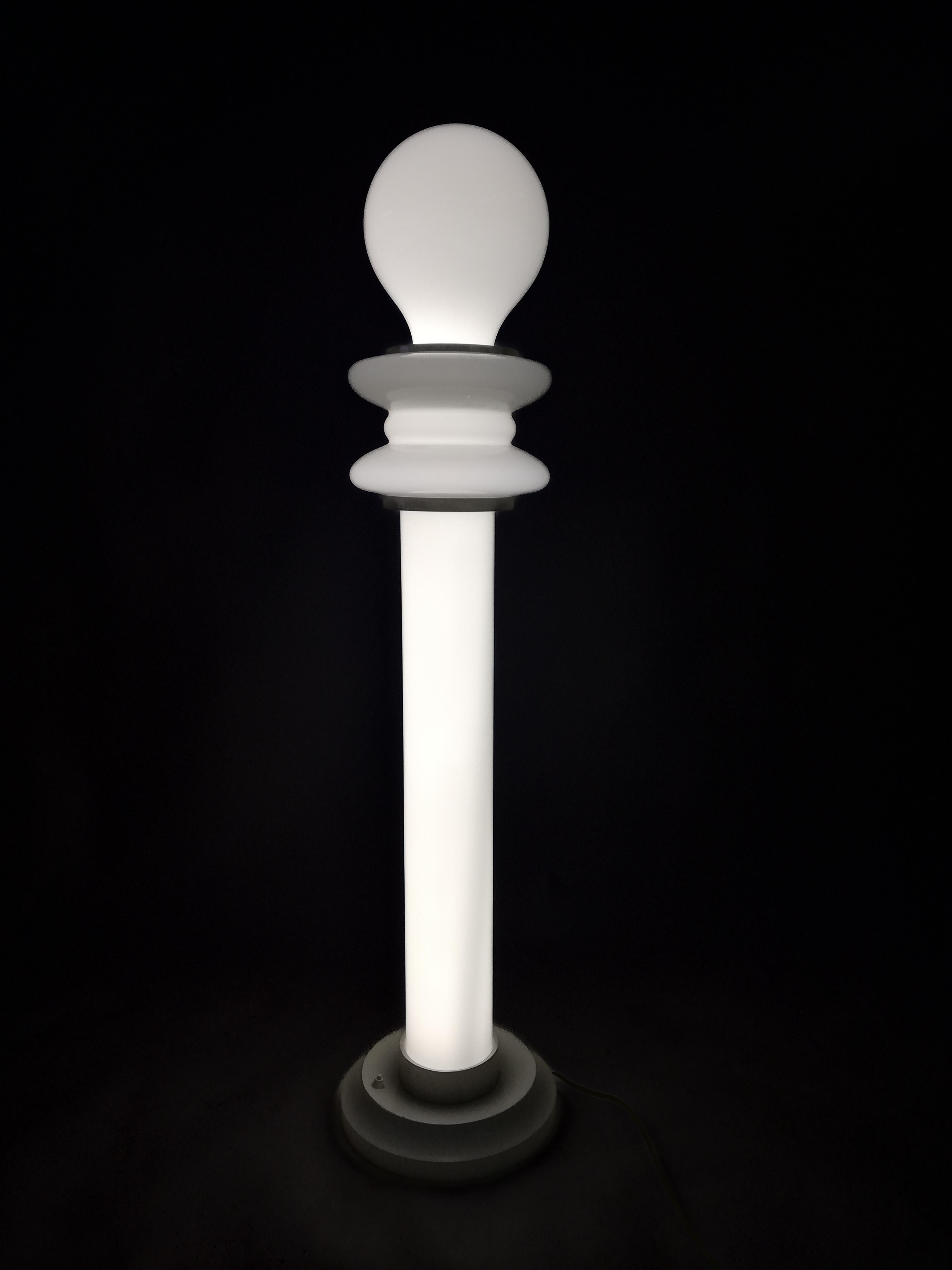Space Age White Opaline Floor Lamp in the Style of Carlo Nason, Italy, 1970s For Sale 7