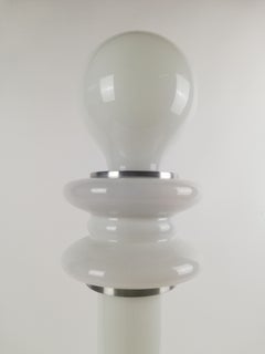 A Space Age-Stehlampe aus weißem Opal im Stil von Carlo Nason, Italien, 1970er Jahre