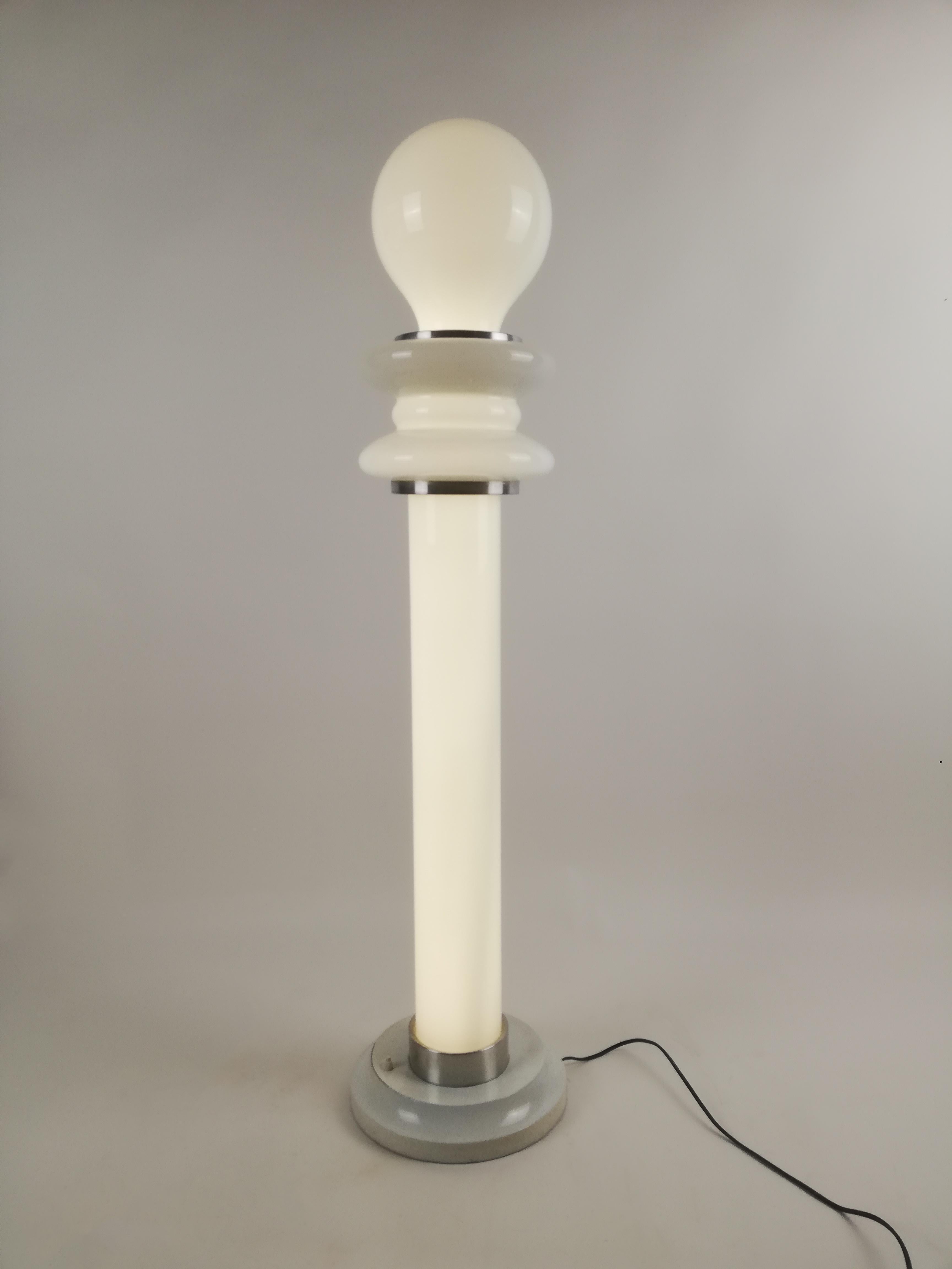 Space Age White Opaline Floor Lamp in the Style of Carlo Nason, Italy, 1970s For Sale 3