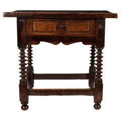 Mesa auxiliar española de nogal estilo siglo XVII, S. XIX