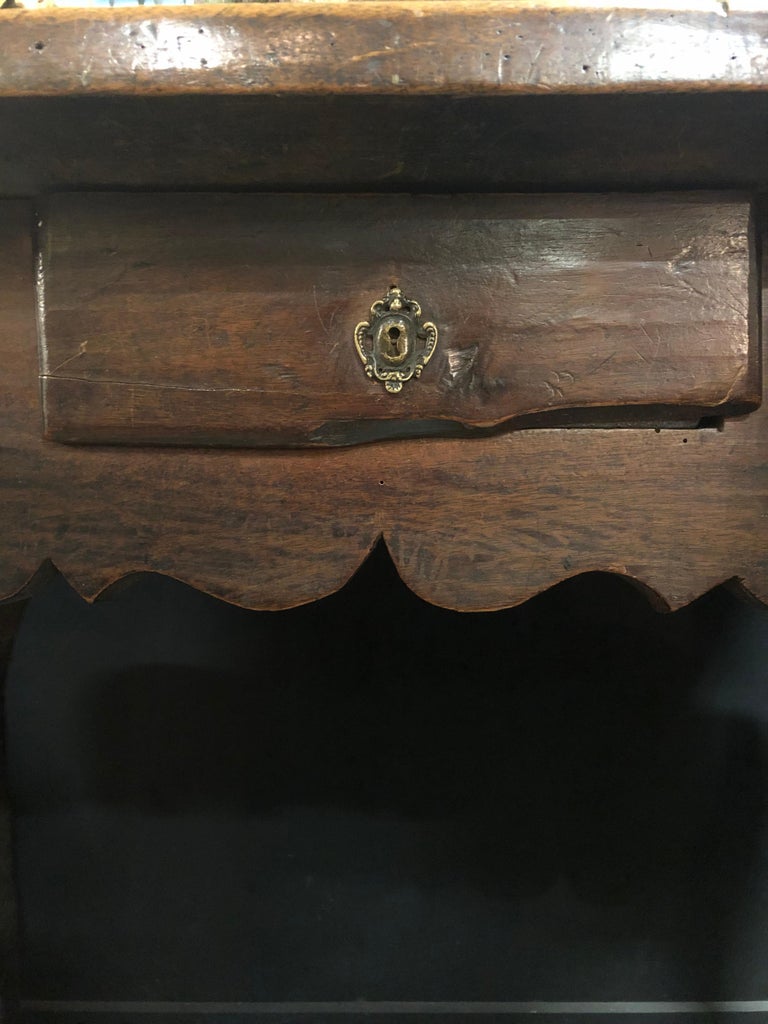 18th Century and Earlier A Spanish 18th Century Walnut Side Table For Sale
