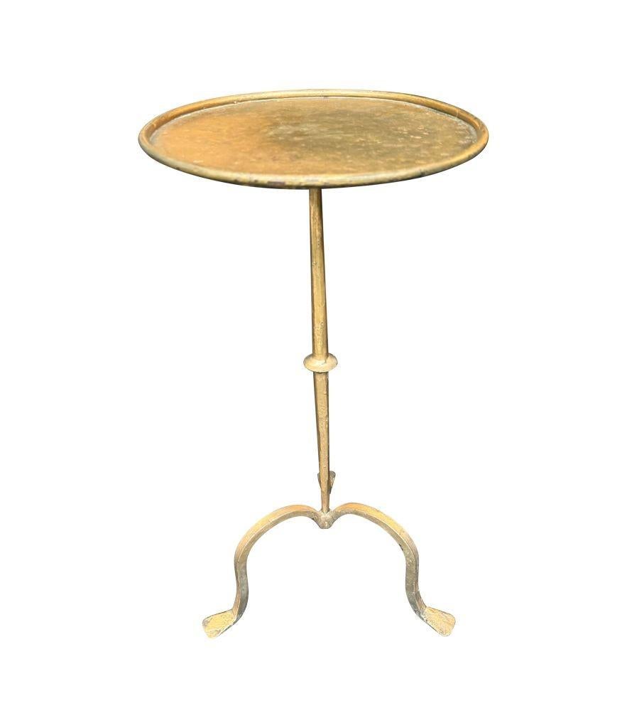 Milieu du XXe siècle Table à martini espagnole en fer forgé doré des années 1950