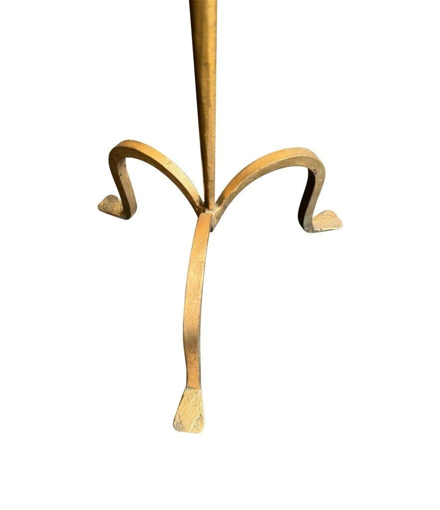 Fer forgé Table à martini espagnole en fer forgé doré des années 1950