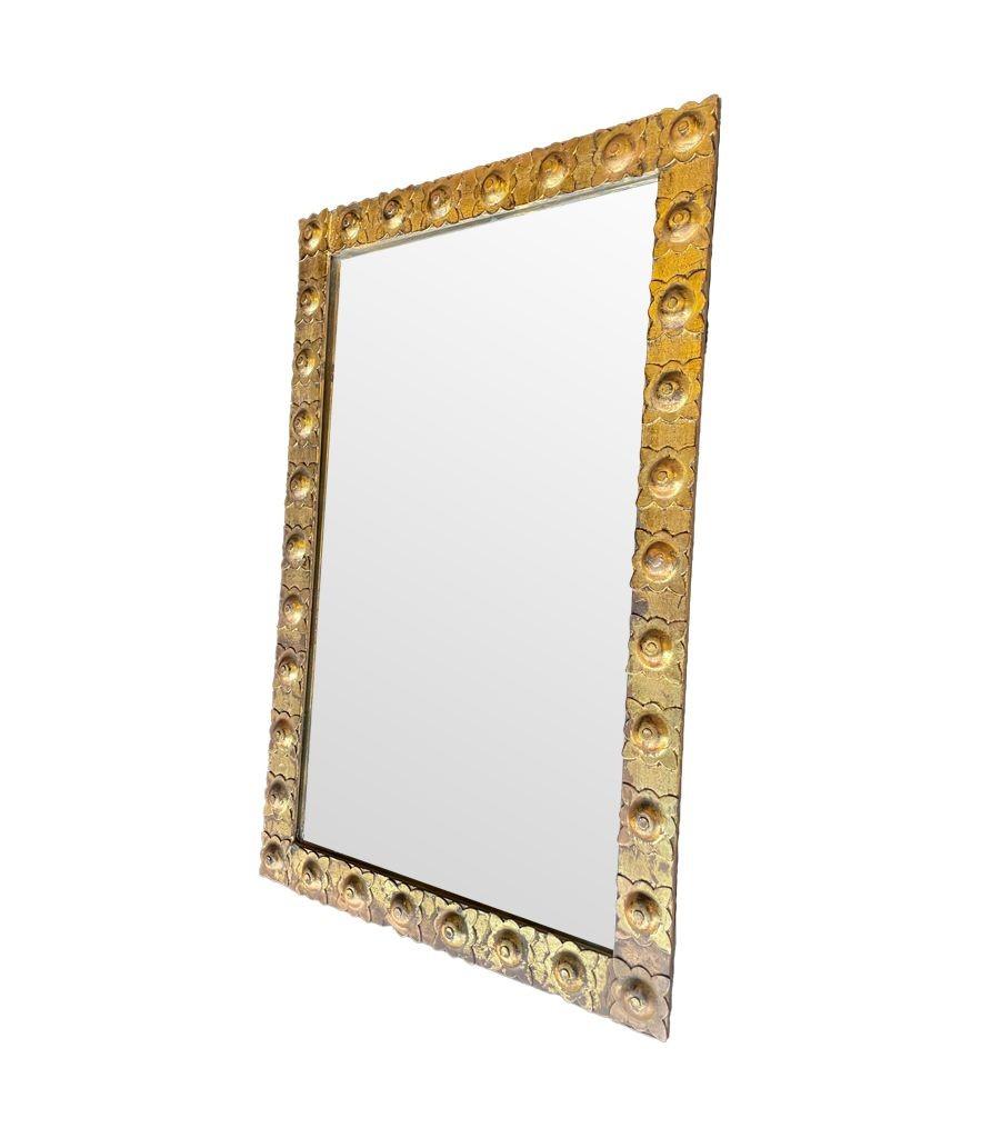 Miroir espagnol des années 1950 en fer forgé avec encadrement floral décoratif