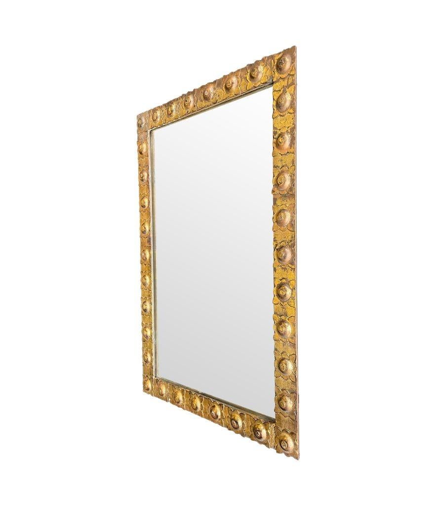 Fer forgé Miroir espagnol des années 1950 en fer forgé avec cadre floral décoratif en vente