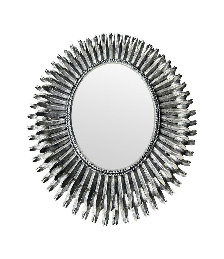 A Silver 1960, miroir à cils ovale en métal argenté pour portrait ou paysage. en vente 3