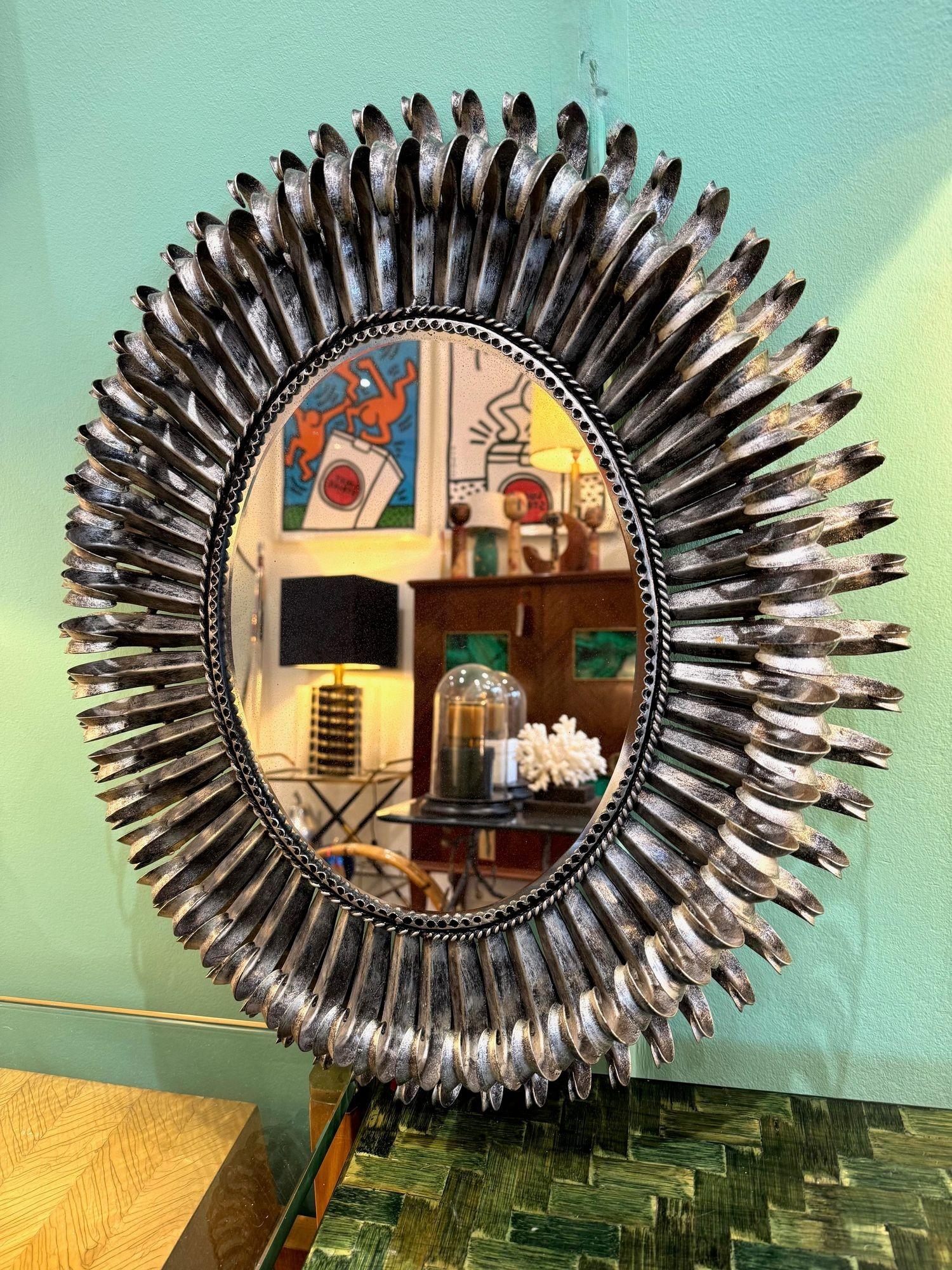 A Silver 1960, miroir à cils ovale en métal argenté pour portrait ou paysage. Bon état - En vente à London, GB
