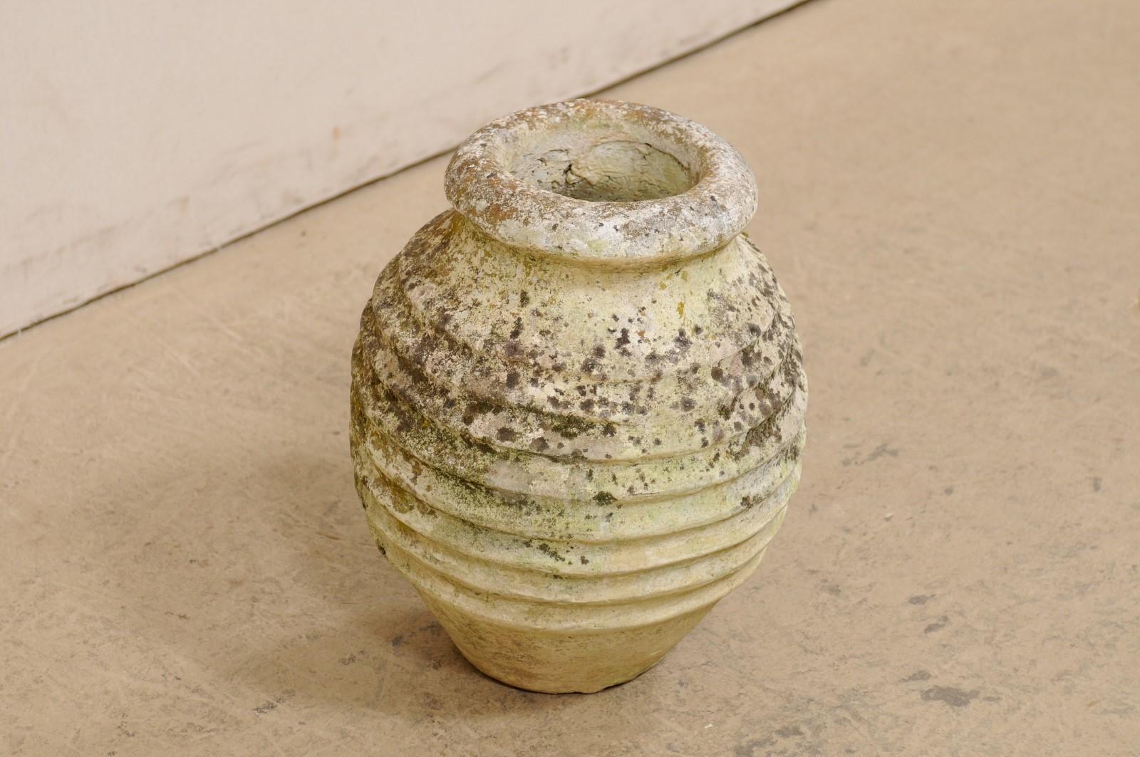 Spanish 19th Century Cast-Stone Jar with Nicely Ribbed Texture For Sale 1