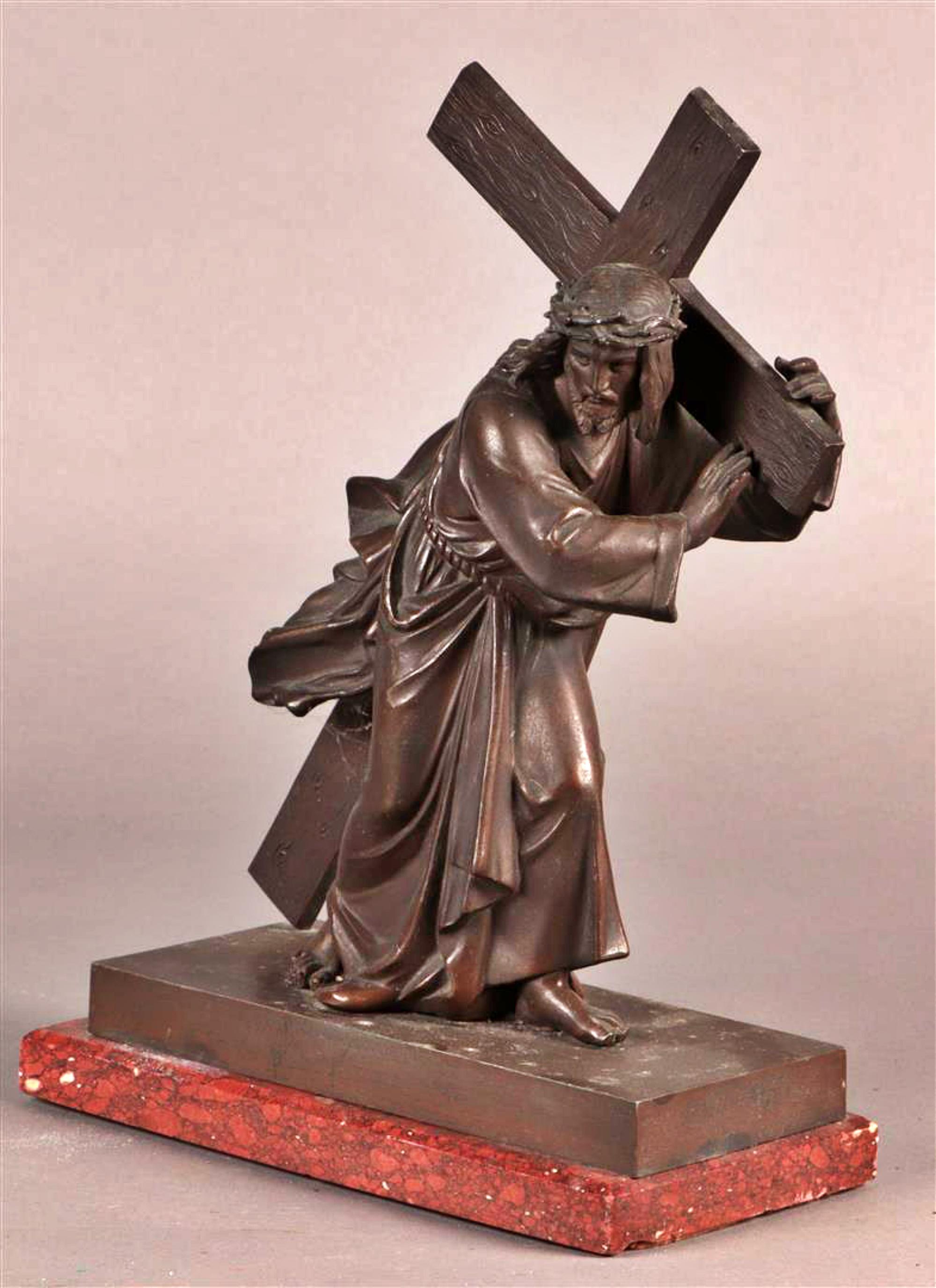 Spanische Bronzeskulptur „Christ, der das Kreuz trägt“, Ende des 19. Jahrhunderts (Handgefertigt)