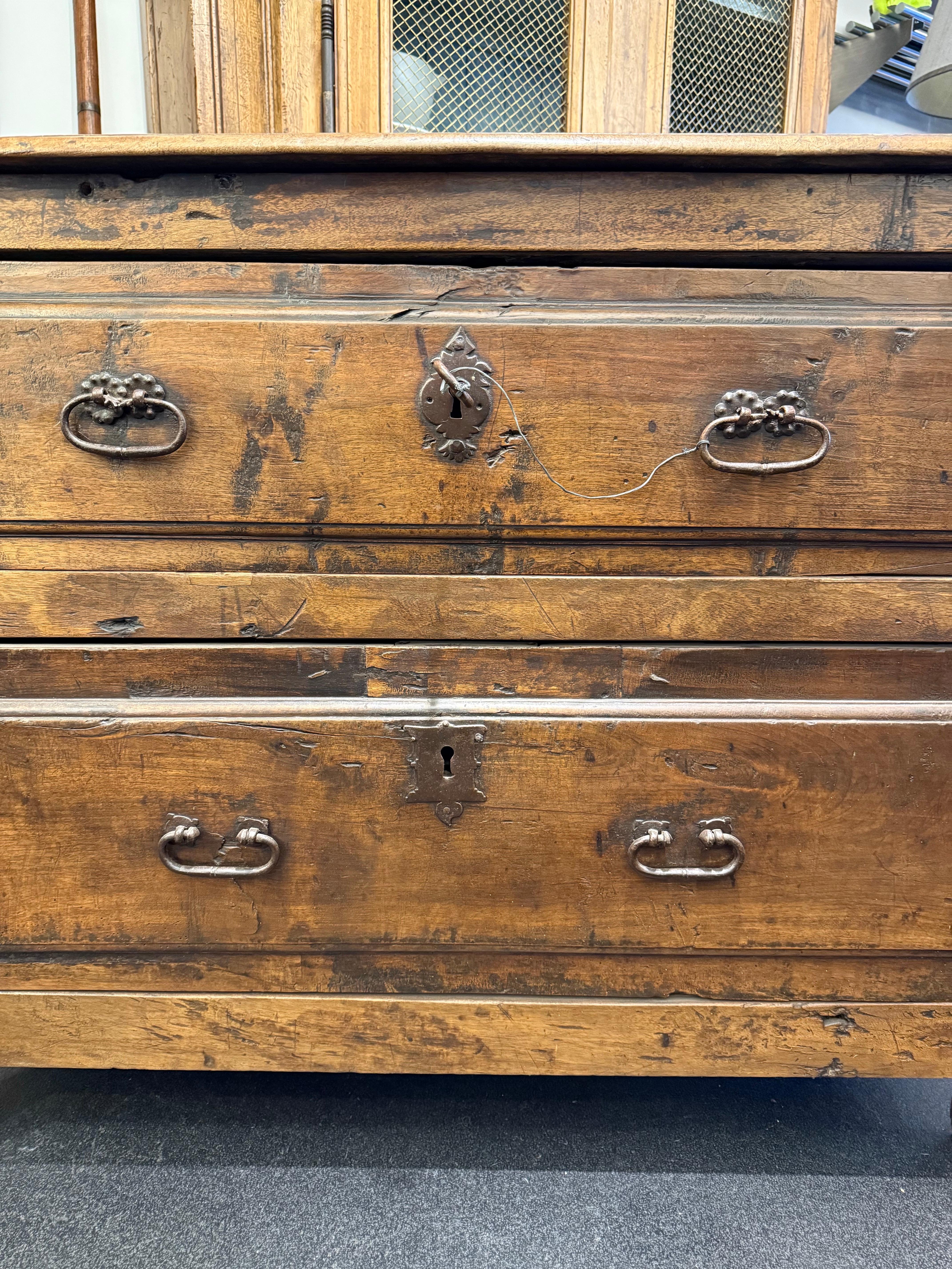 A Spanish Carlos II Walnut Chest of Drawers, 17th Century For Sale 2