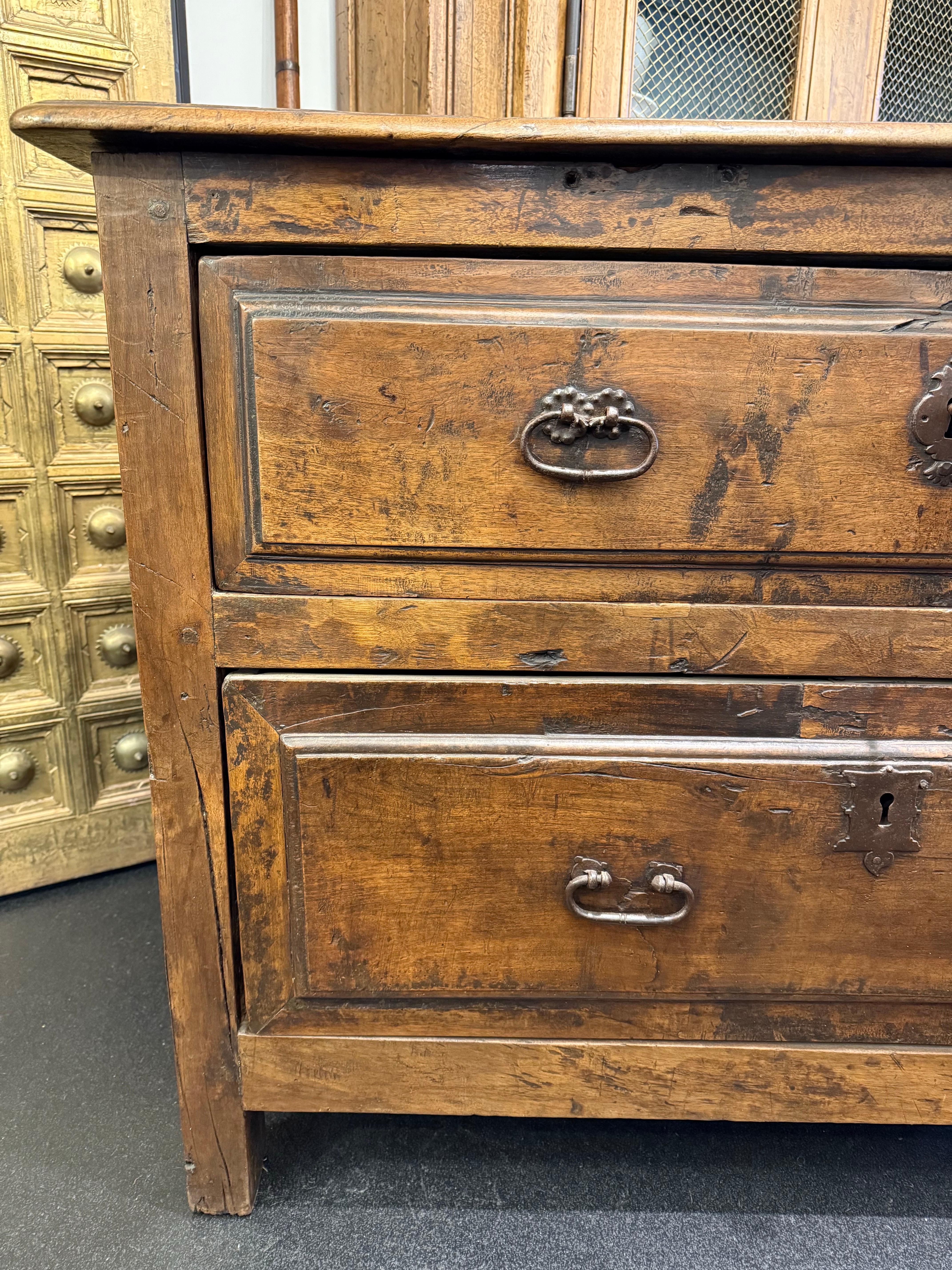 A Spanish Carlos II Walnut Chest of Drawers, 17th Century For Sale 3