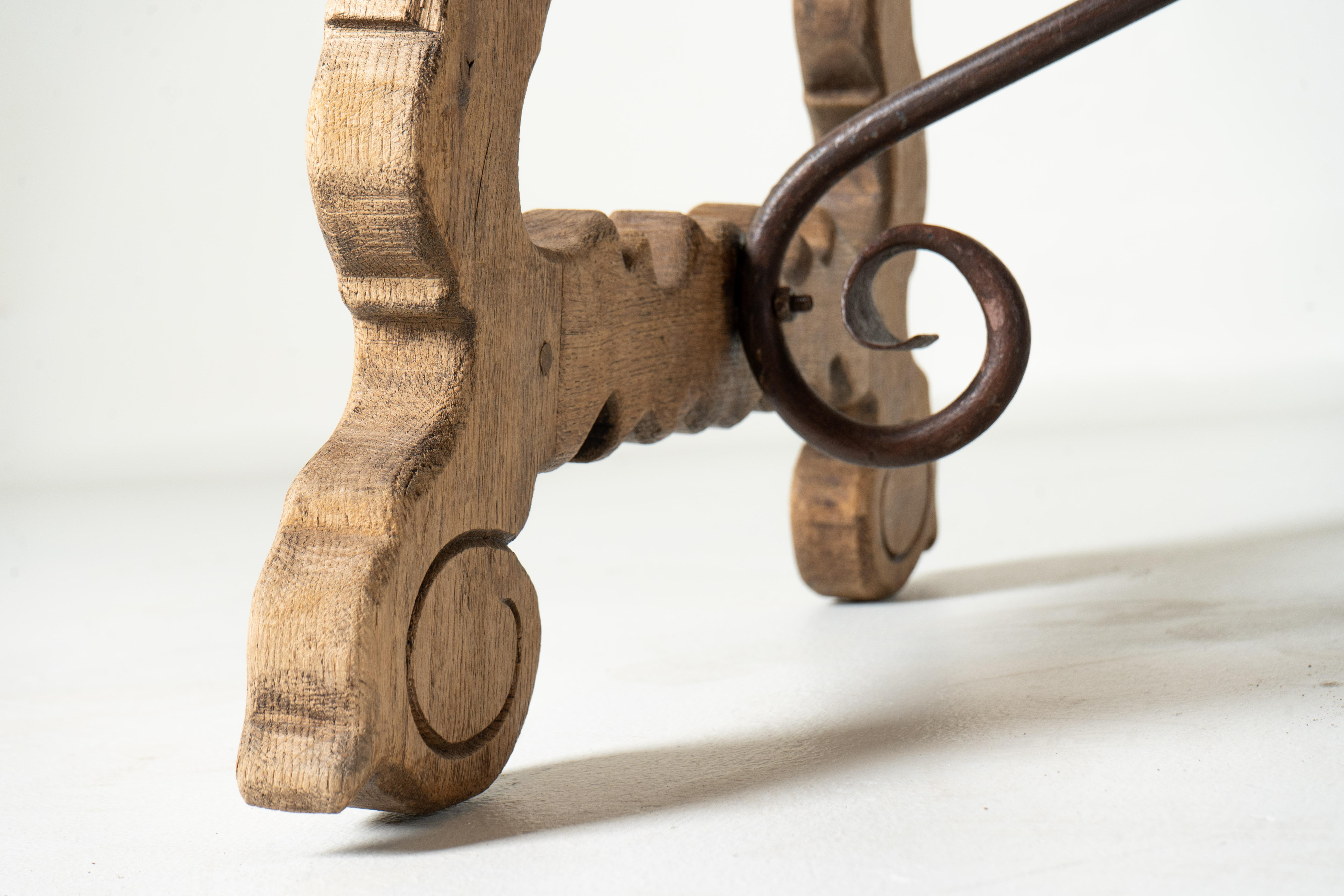 Espagnol Table en bois de chêne des fermiers espagnols en vente