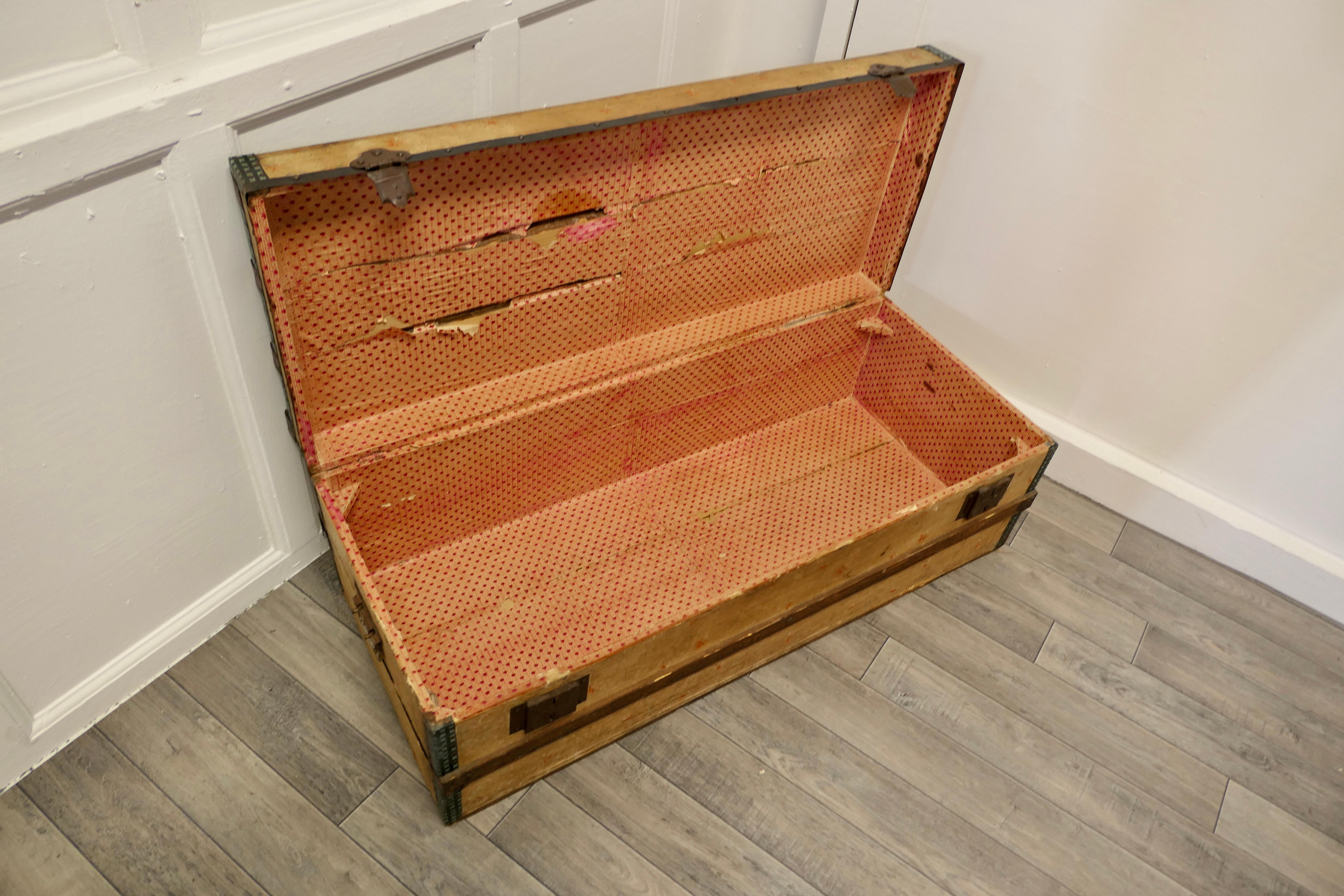 Spanish Folk Art Travel Chest or Steamer Trunk In Good Condition For Sale In Chillerton, Isle of Wight