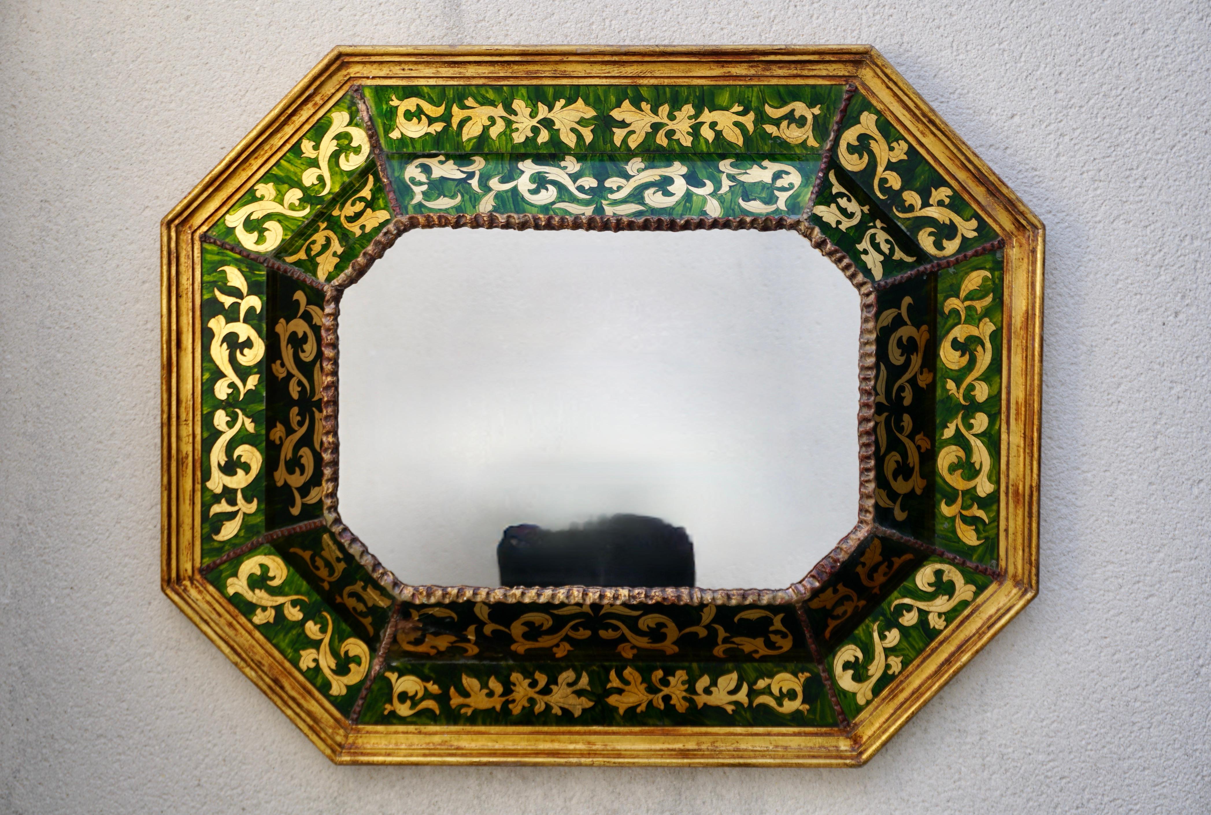 A Spanish Glass Verre Eglomise Gilded Mirror c. 1930 In Good Condition For Sale In Antwerp, BE