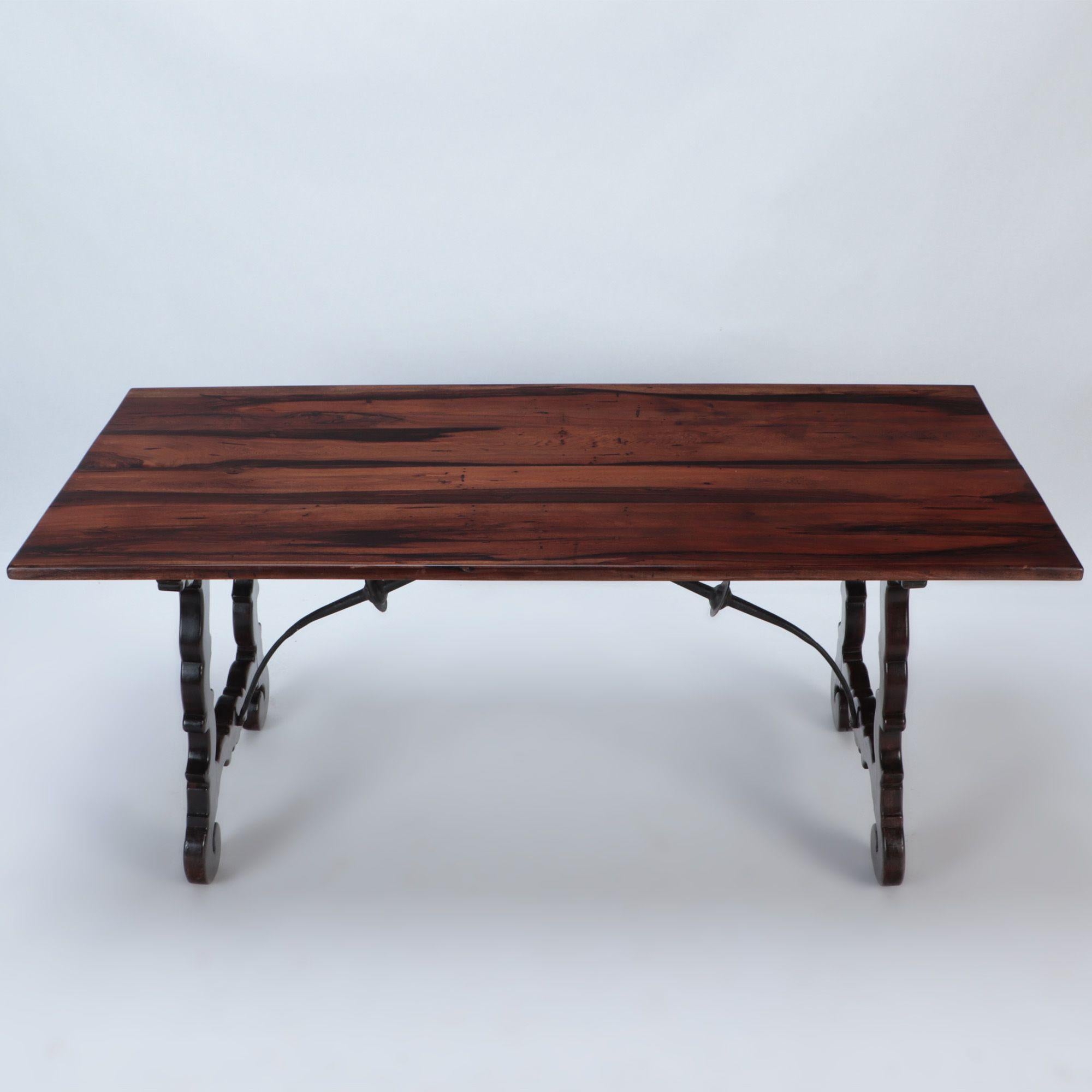 Mesa consola española de palisandro con camilla de hierro, hacia 1900 en Bueno Estado en Philadelphia, PA