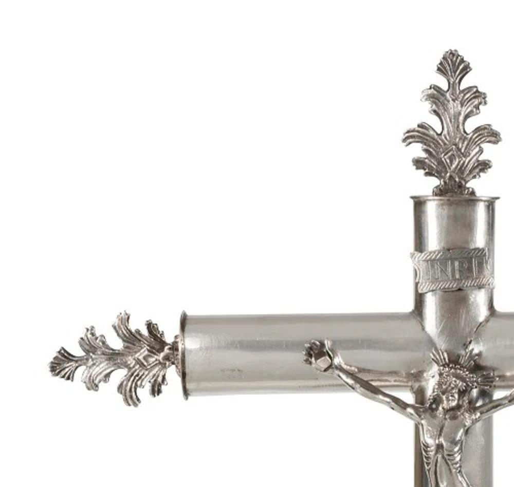 A Spanish Silver-Plated Altar Crucifix, 19th Century

Provenance:
Casa Santapola, S.L., Ronda (Málaga), November 2018.

Description:
The crucifix with acanthus leaf protruding from the end of each cross bar, the naturalistic solid cast corpus