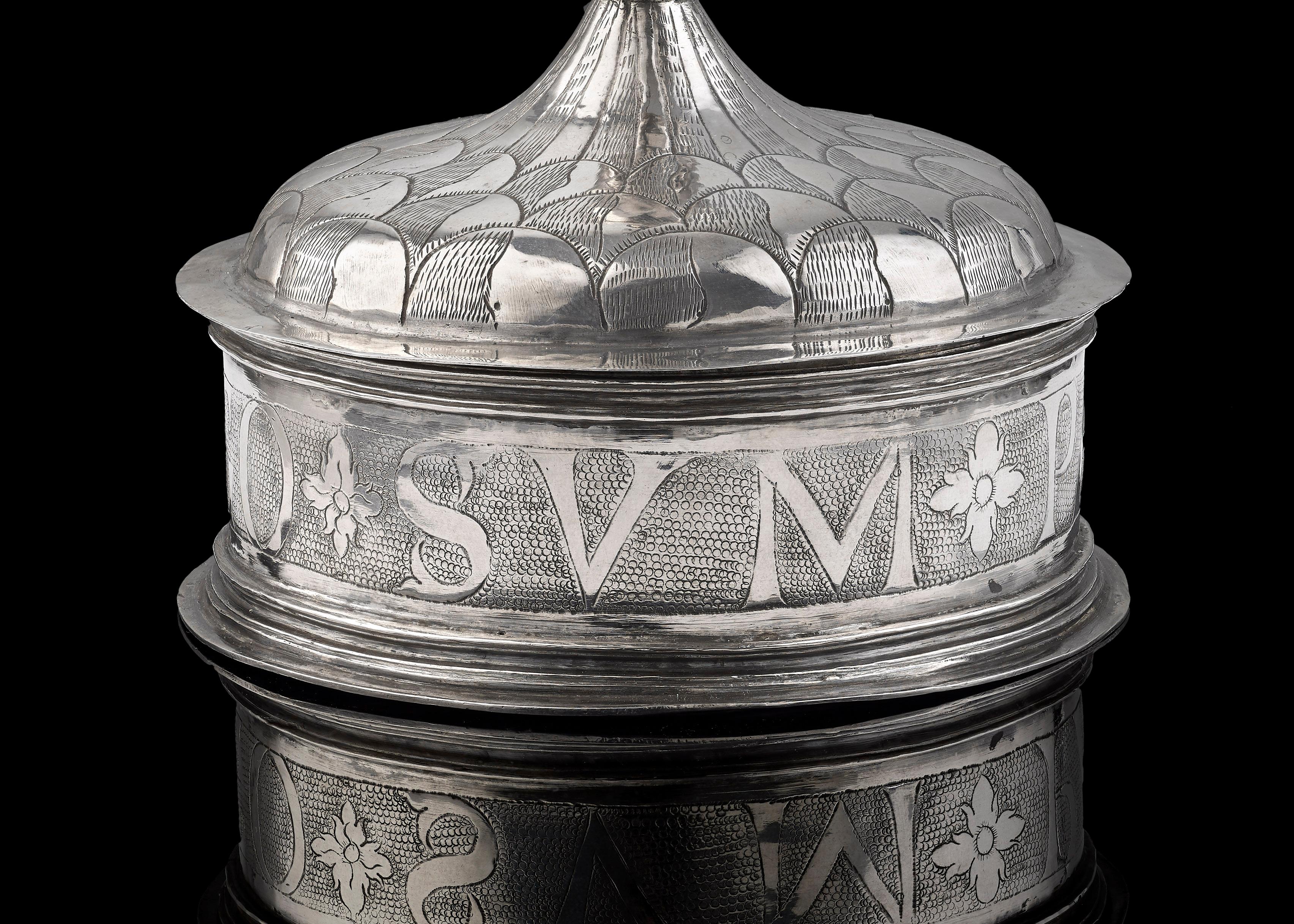 Early 17th Century Spanish Silver Pyx, circa 1600 For Sale