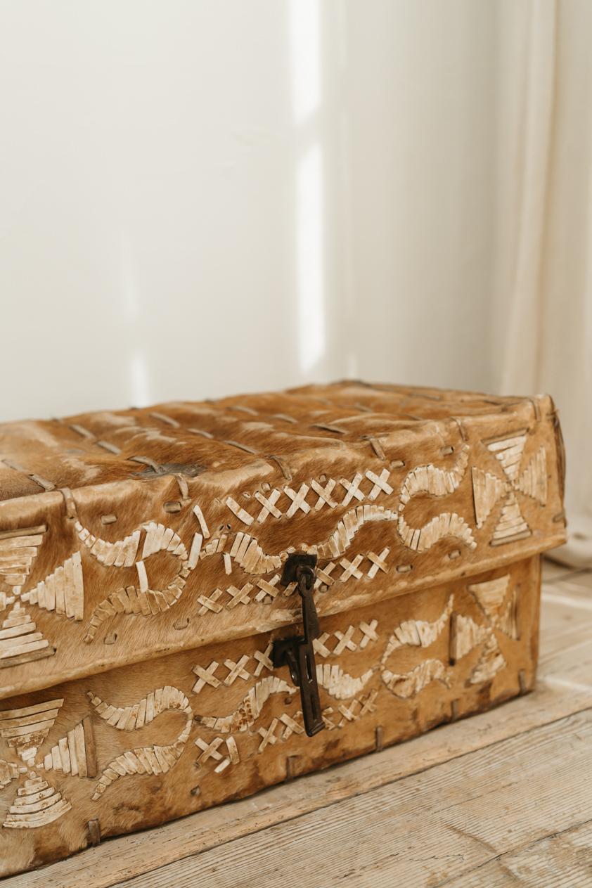 a Spanish travelling trunk  For Sale 3