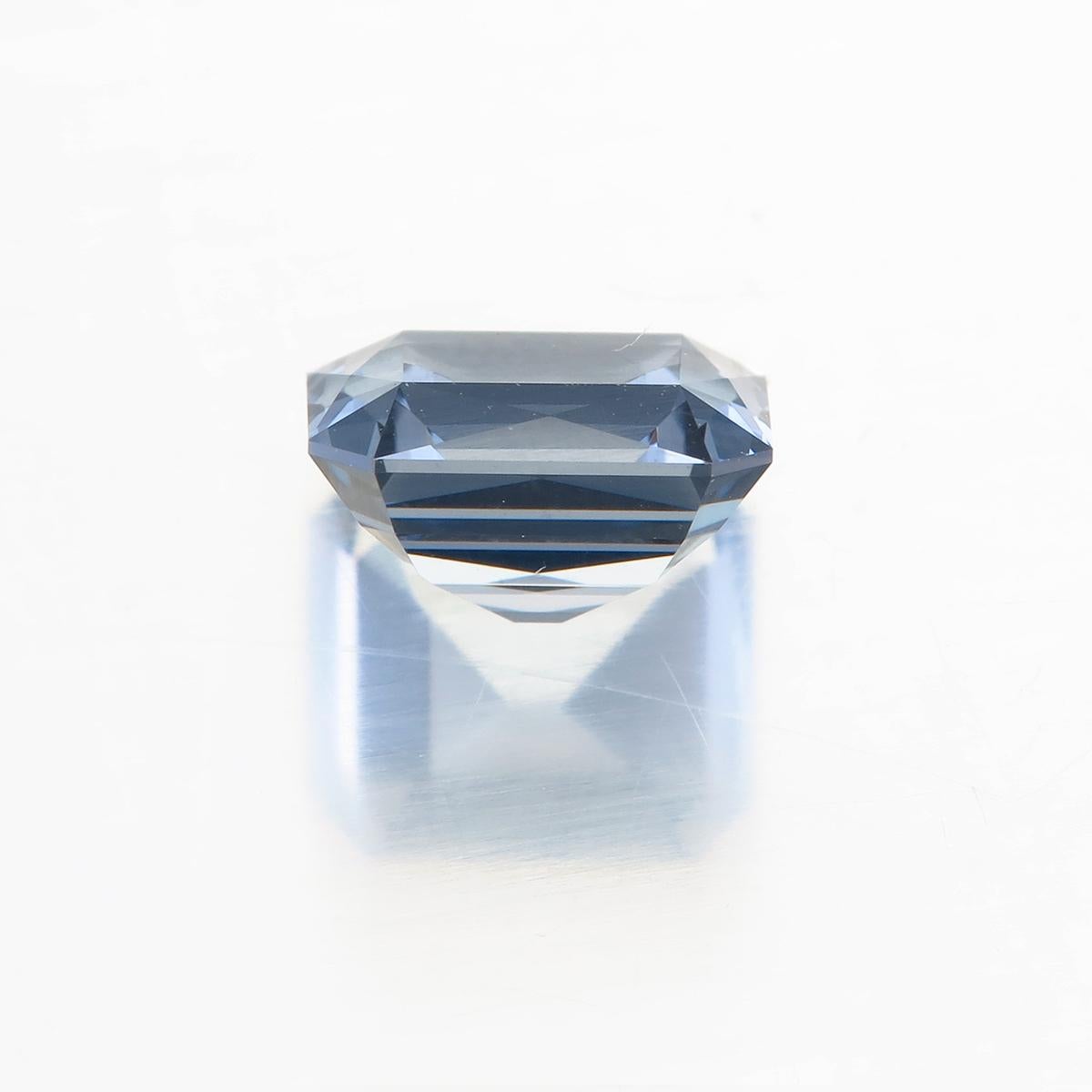 Sparkling Flawless 2.11 Carat Blue Spinel Lotus Certified No Heat In New Condition For Sale In Hua Hin, TH