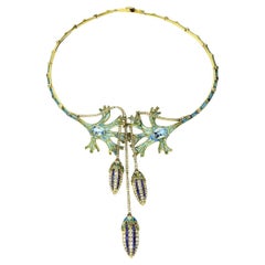 A Spectacular Art Nouveau Plique a Jour Antike Halskette, um 1905.