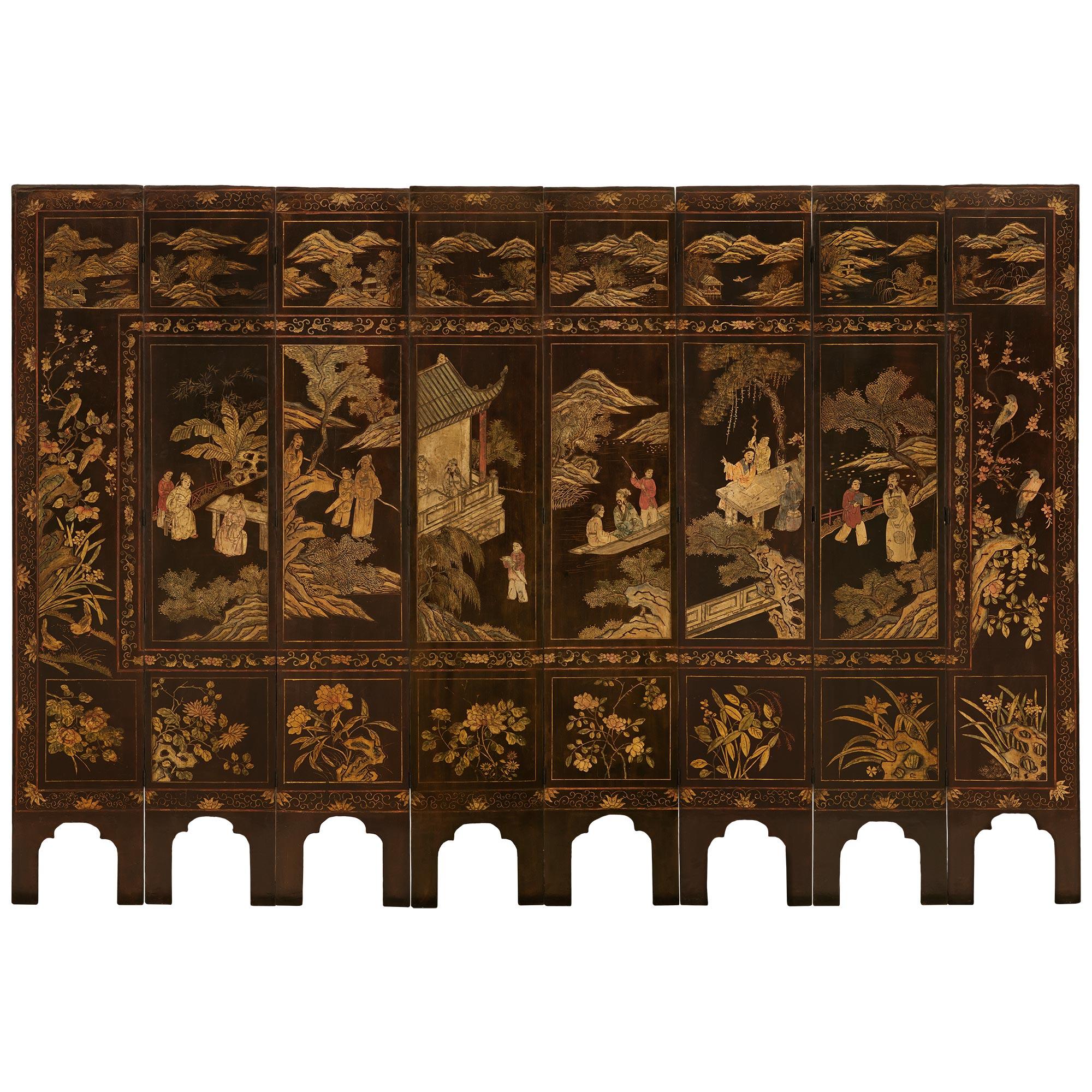 Chinese Export A spectacular Chinese 18th century Coromandel Lacquered 8-panel floor screen For Sale