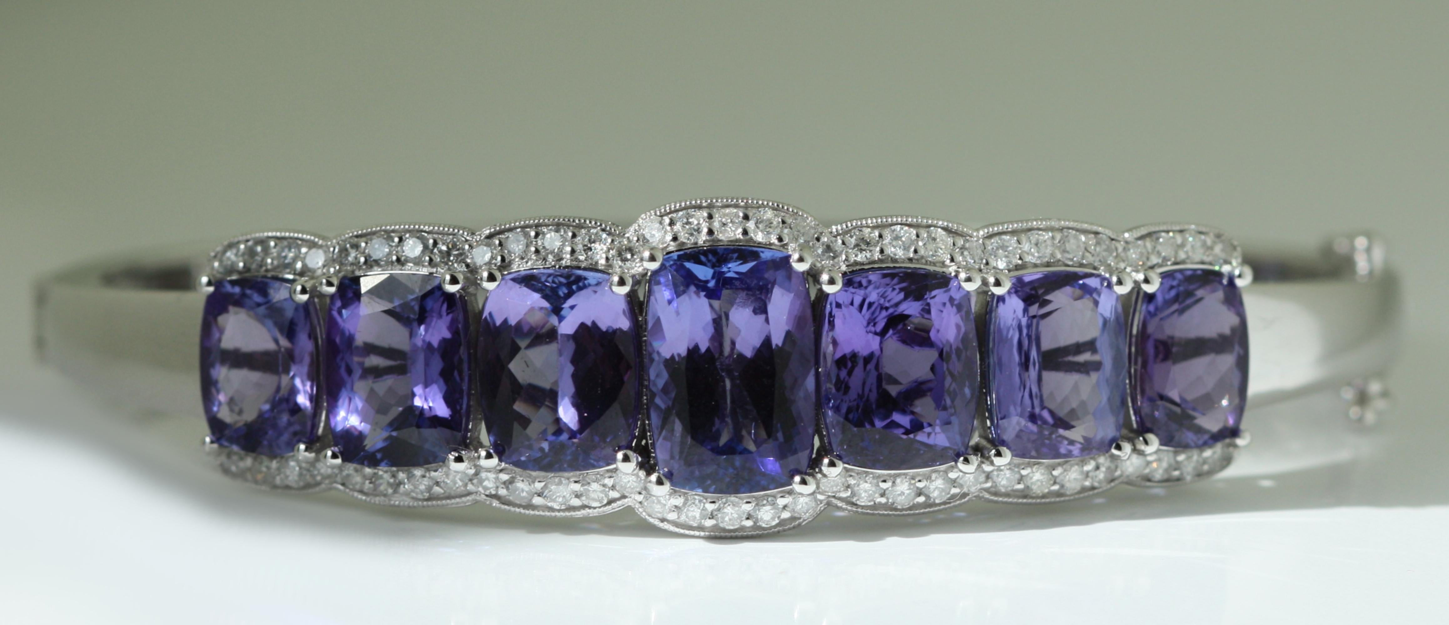 Ein spektakuläres Armband aus Tansanit und Diamant (Rundschliff)