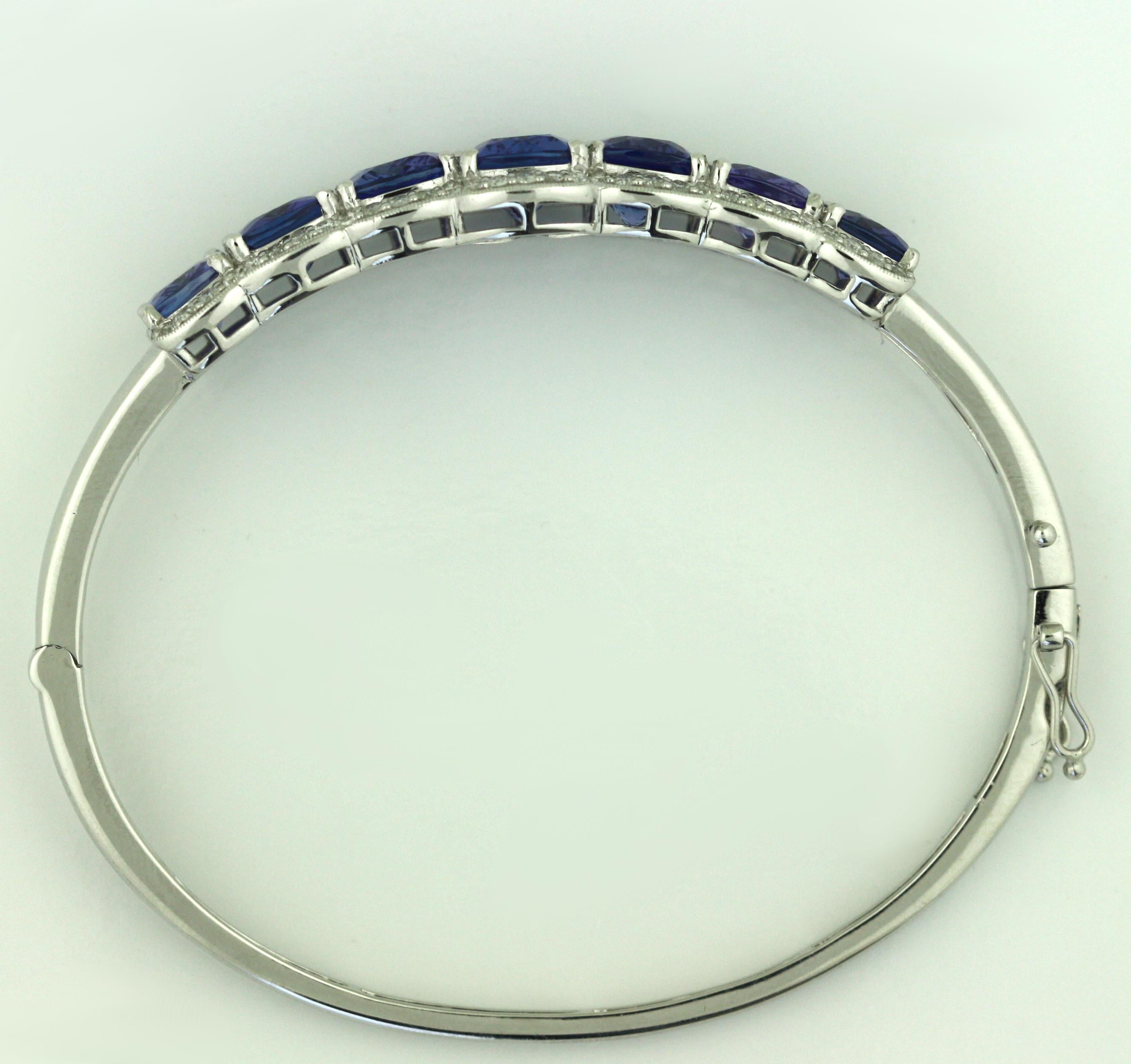 Ein spektakuläres Armband aus Tansanit und Diamant 3