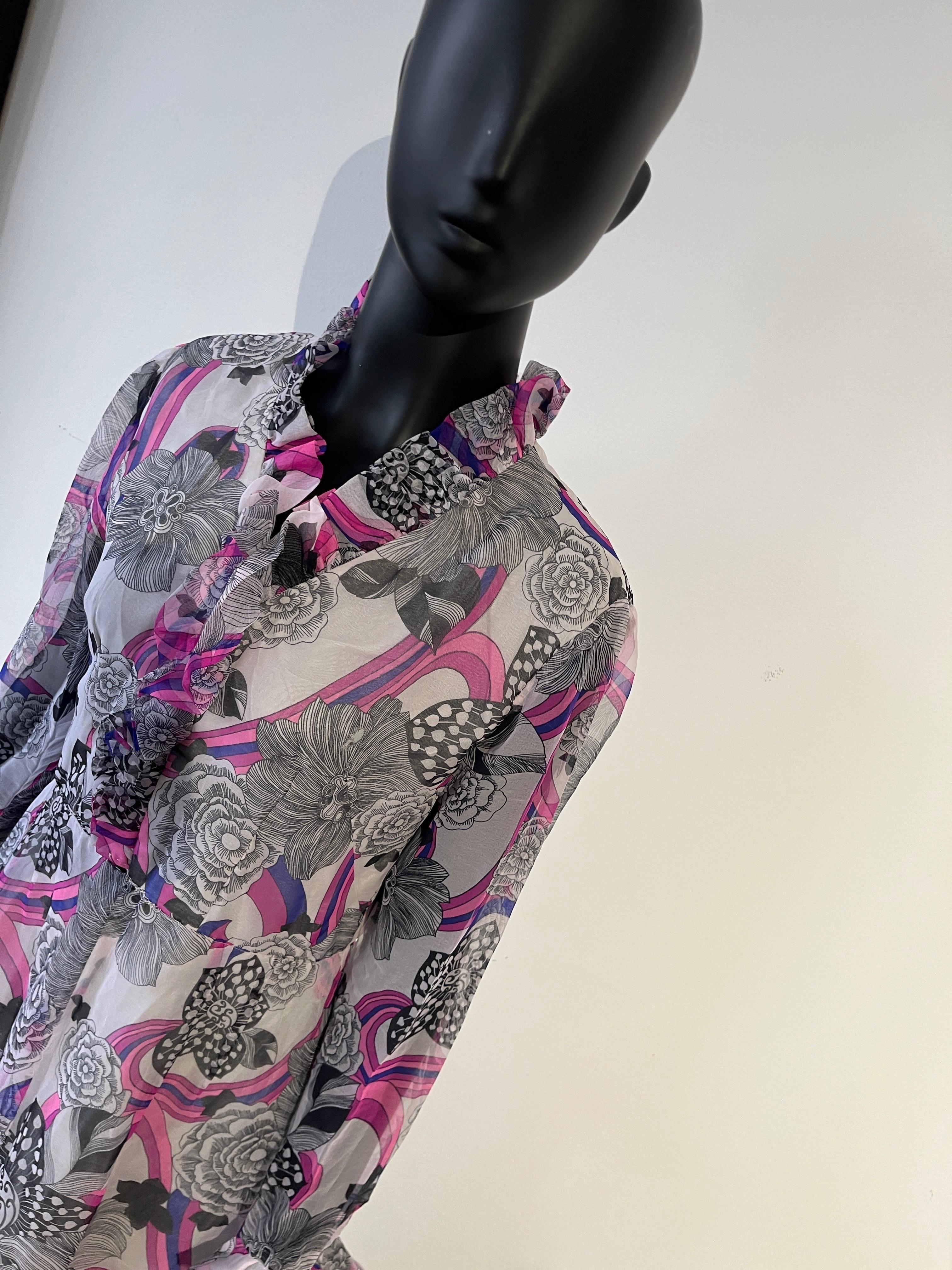 Gray A spectacular vintage 1970’s patterned long evening dress For Sale
