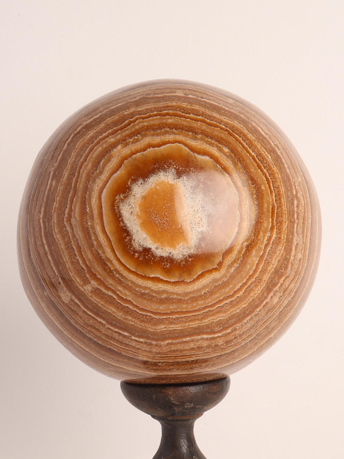 Sphere of Aragonite Stone, Italy 1870 In Good Condition In Milan, IT